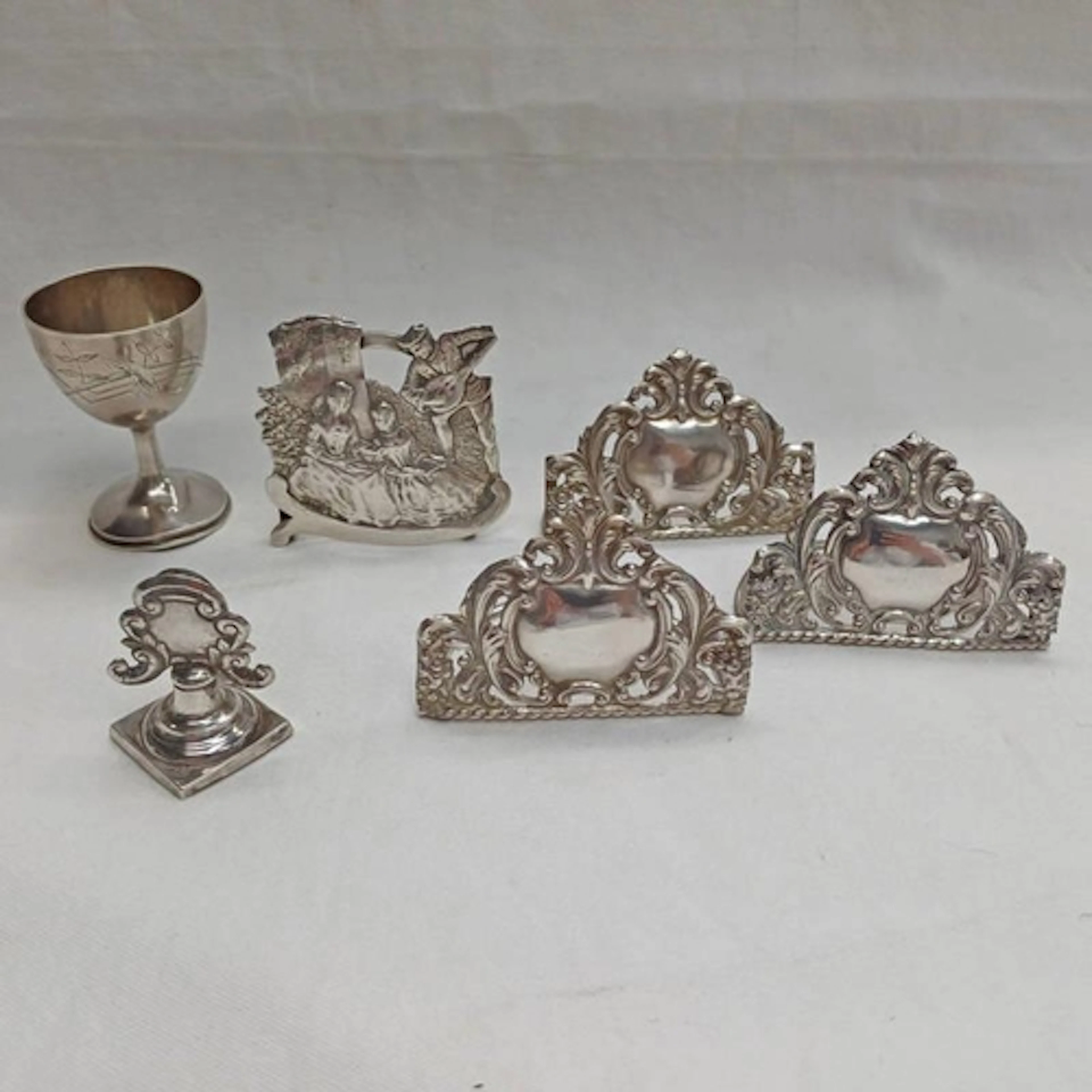 A SET OF 3 SILVER MENU HOLDERS BY W J MYATT & CO, BIRMINGHAM...