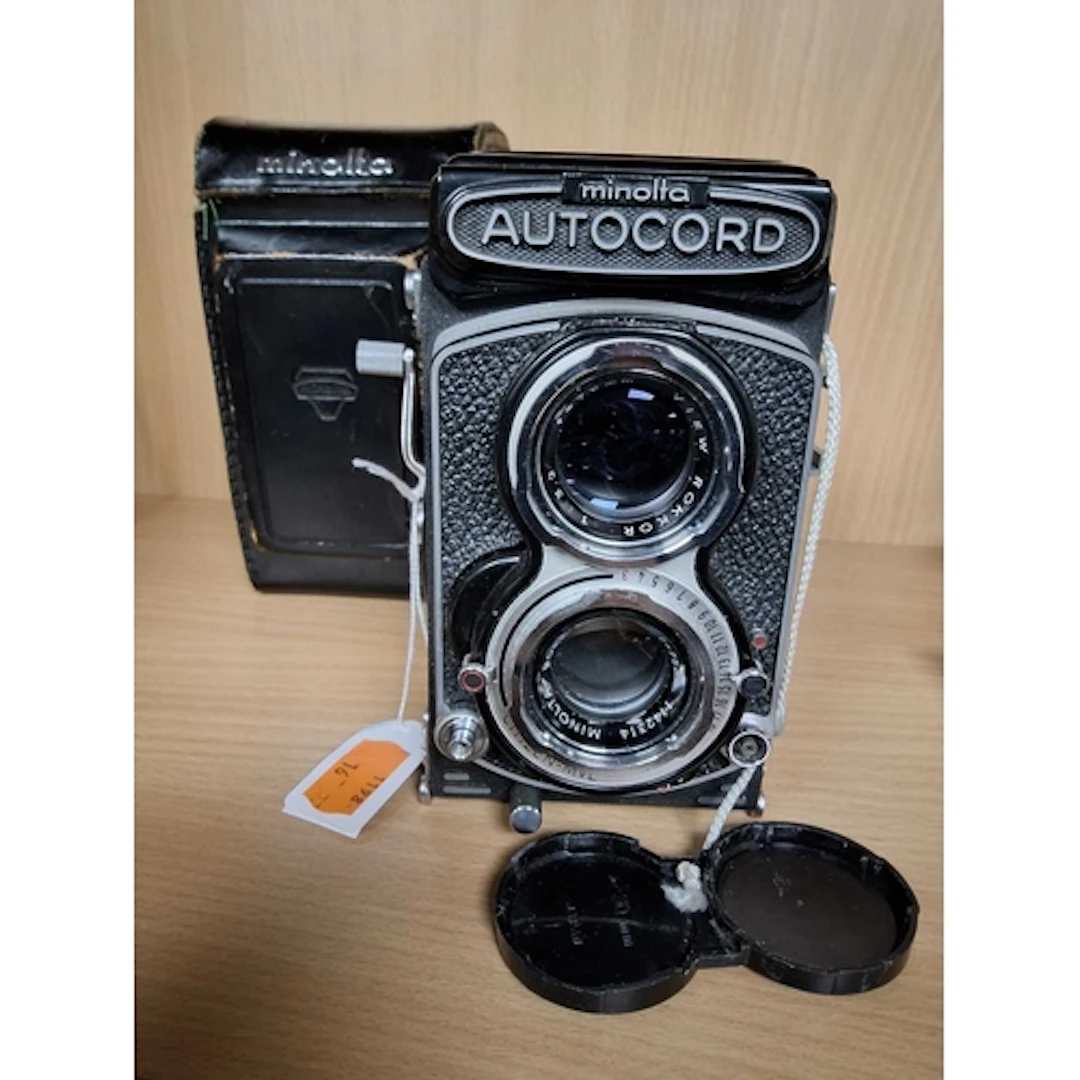 A MINOLTA AUTOCORD CAMERA, serial number 424810, with Rokkor...