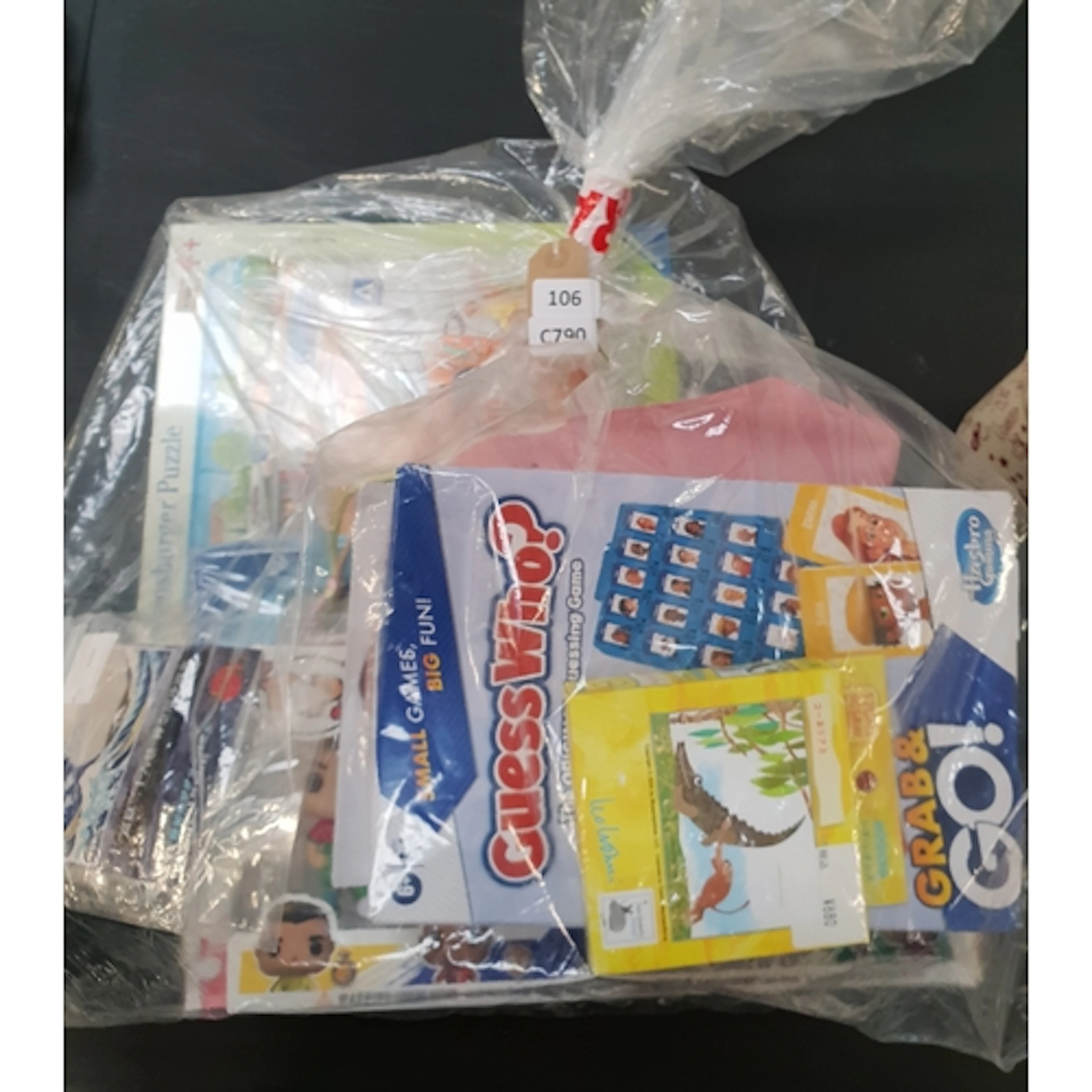 BAG OF TOYS INC. GAME GUESS WHO?, PUZZLES RAVENSBURGER SEA 4...