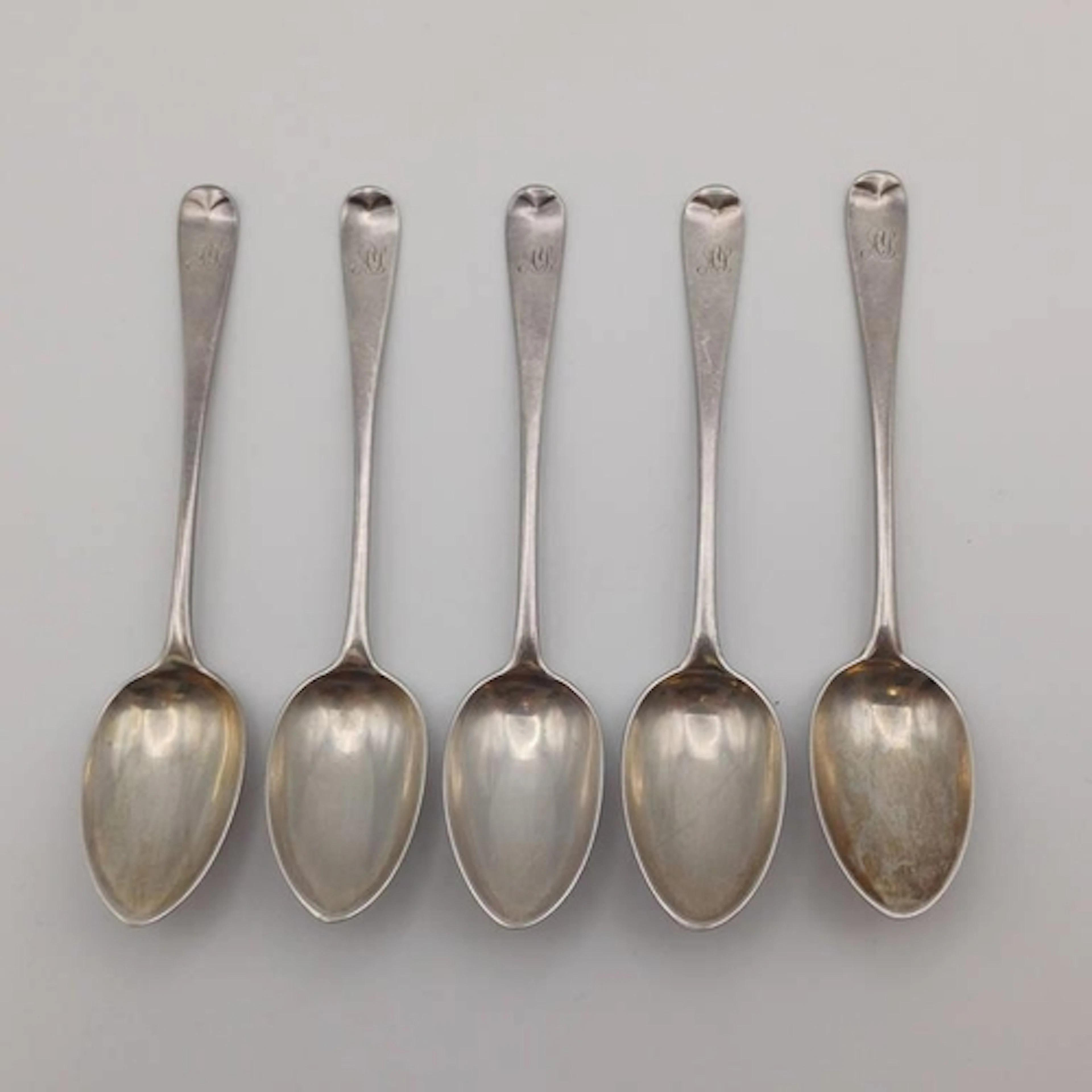 A SET OF 5 VICTORIAN SILVER TEASPOONS BY JOHN ALDWINKLE, & T...