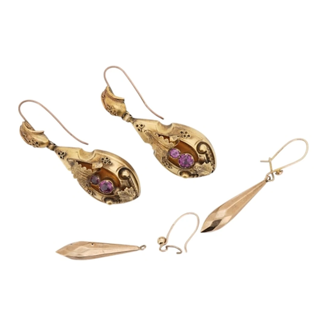 Two pairs of gold earrings, comprising: a pair of foliate go...