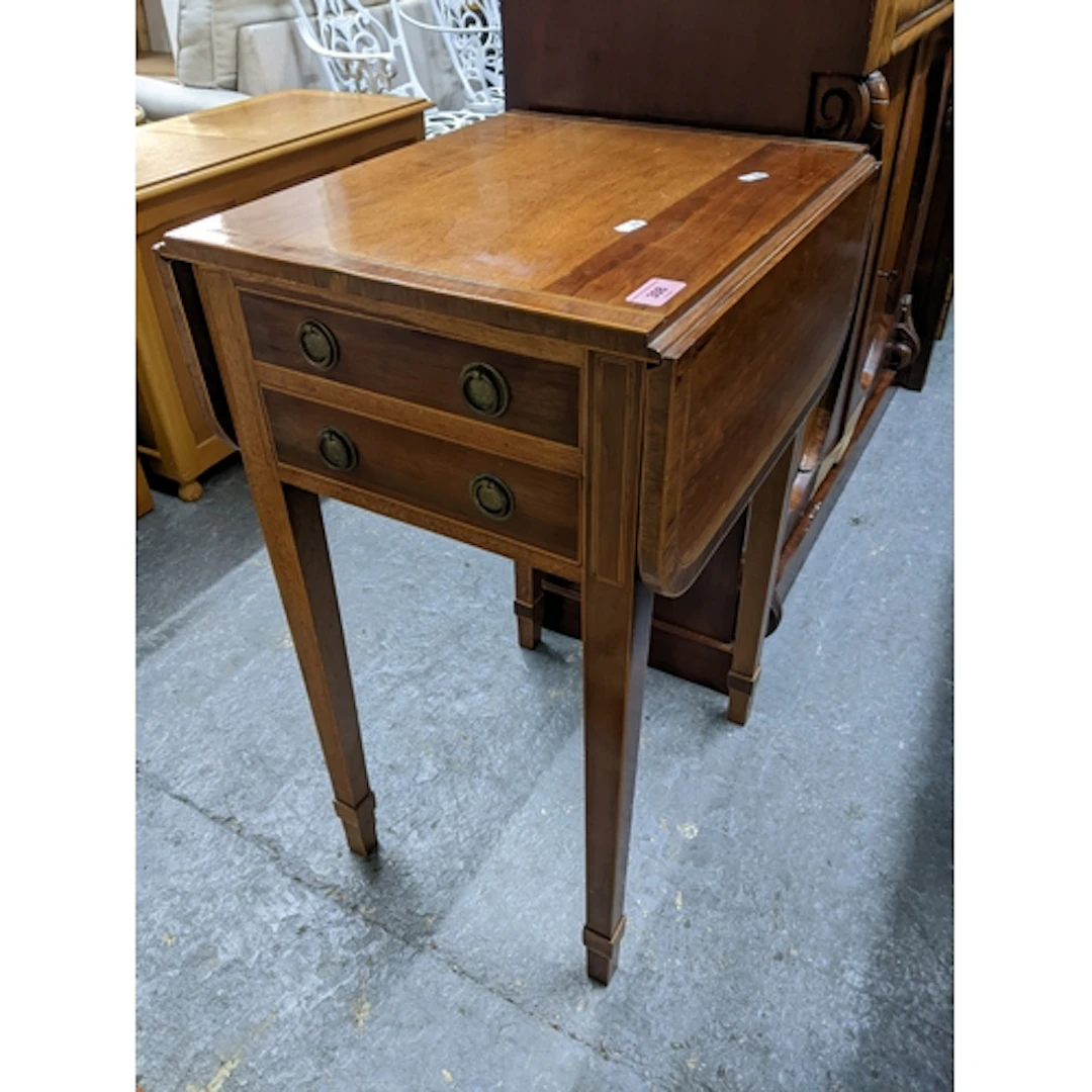 Edwardian mahogany drop leaf occasional table, crossbanded a...