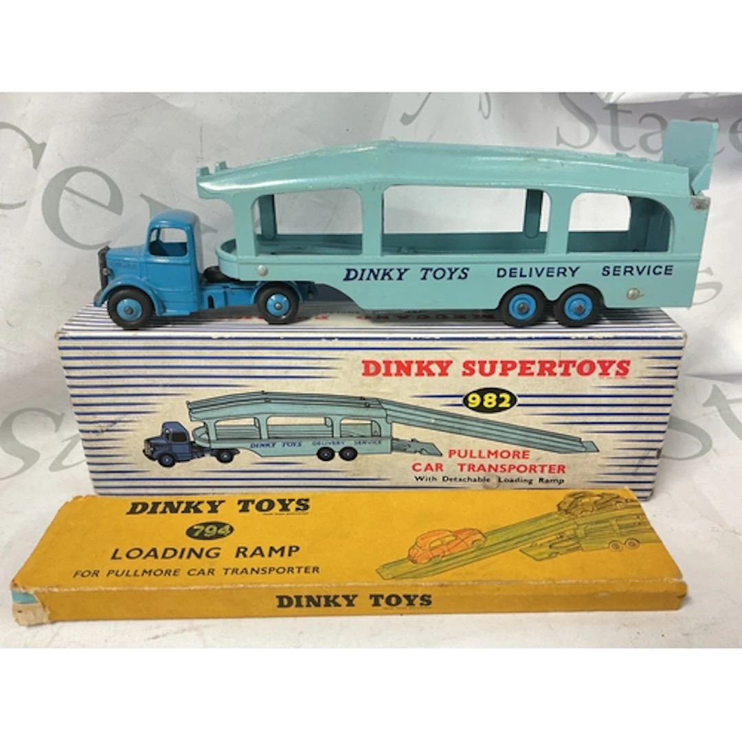 A Boxed Dinky Supertoys Pullmore Transporter #982 With Loadi...