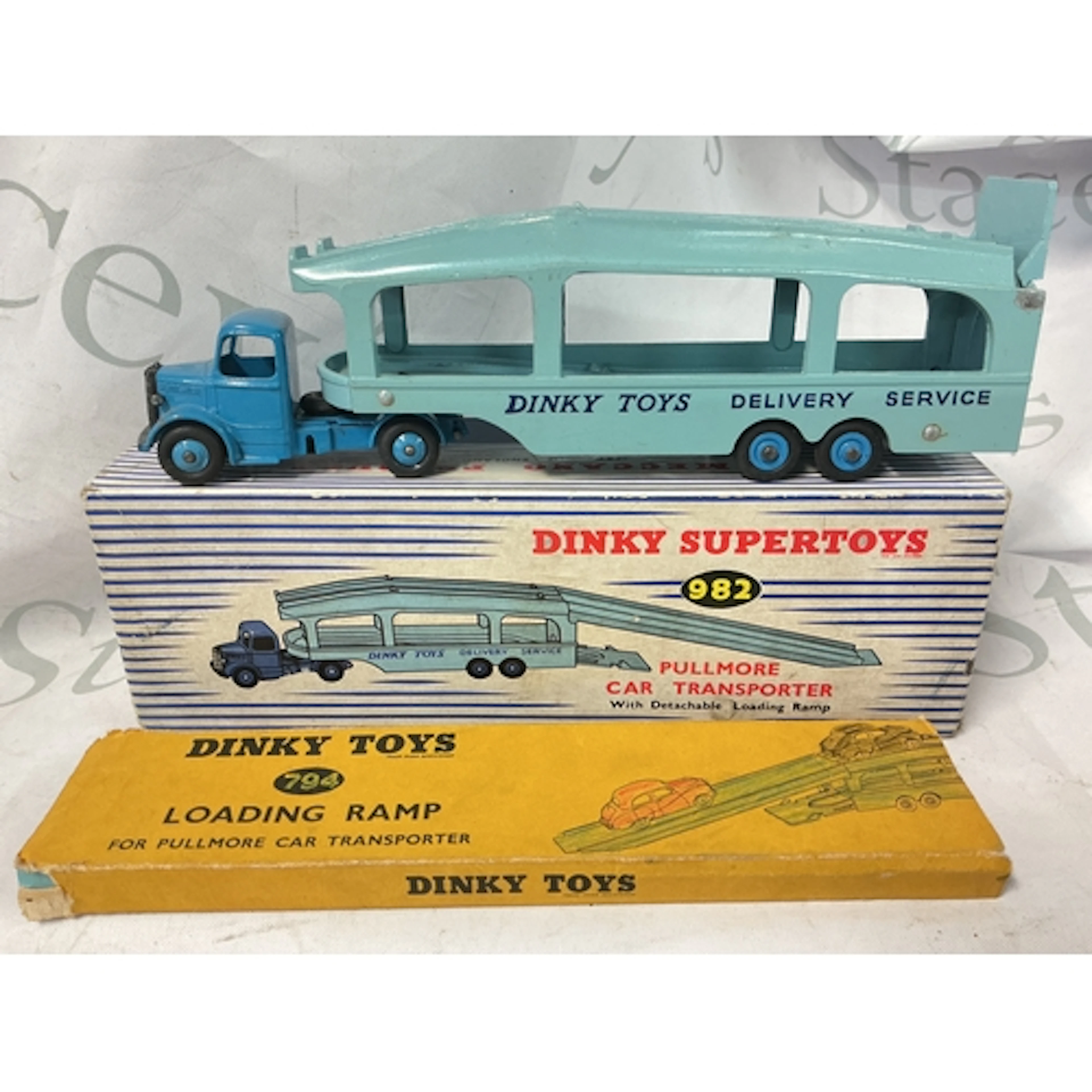 A Boxed Dinky Supertoys Pullmore Transporter #982 With Loadi...