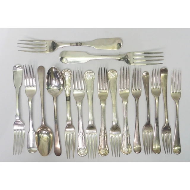A collection of Georgian and later silver flatwear incl a pa...