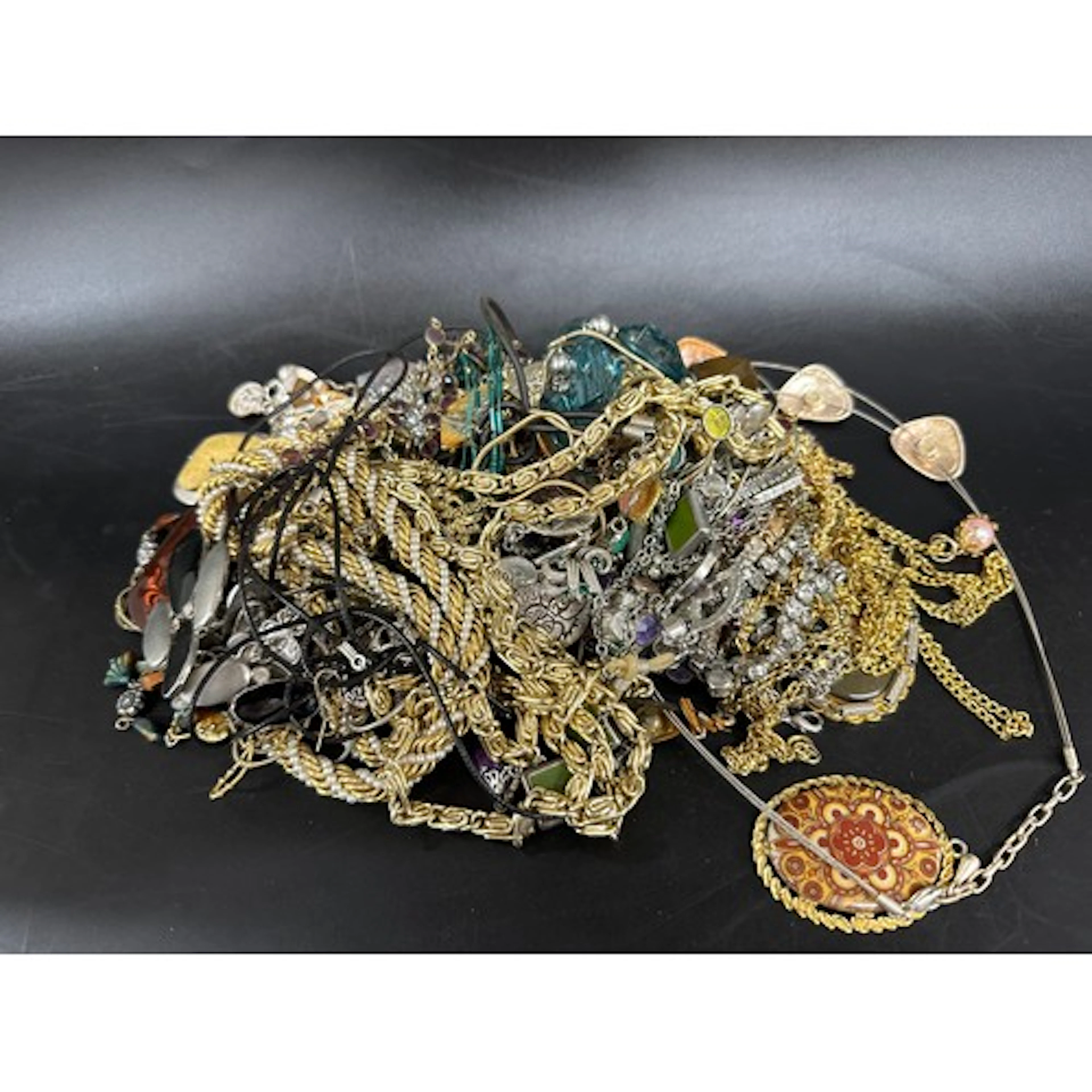 A collection of costume jewellery