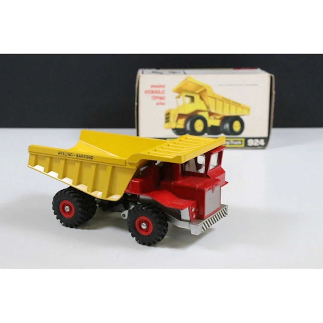Boxed Dinky 924 Aveling-Barford Centaur Dump Truck diecast m...