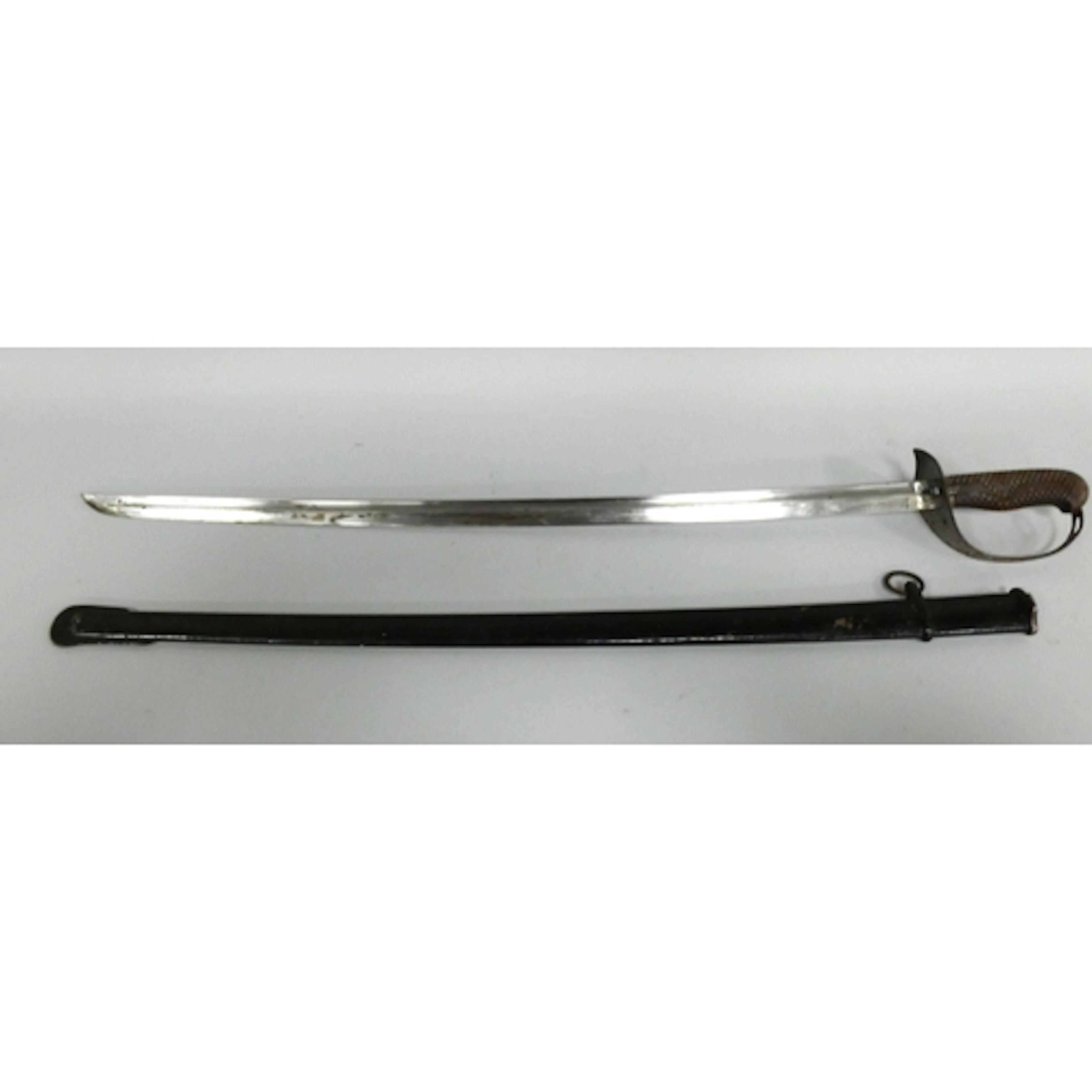 Imperial Japanese type 32 cavalry sword, Probably Taisho per...