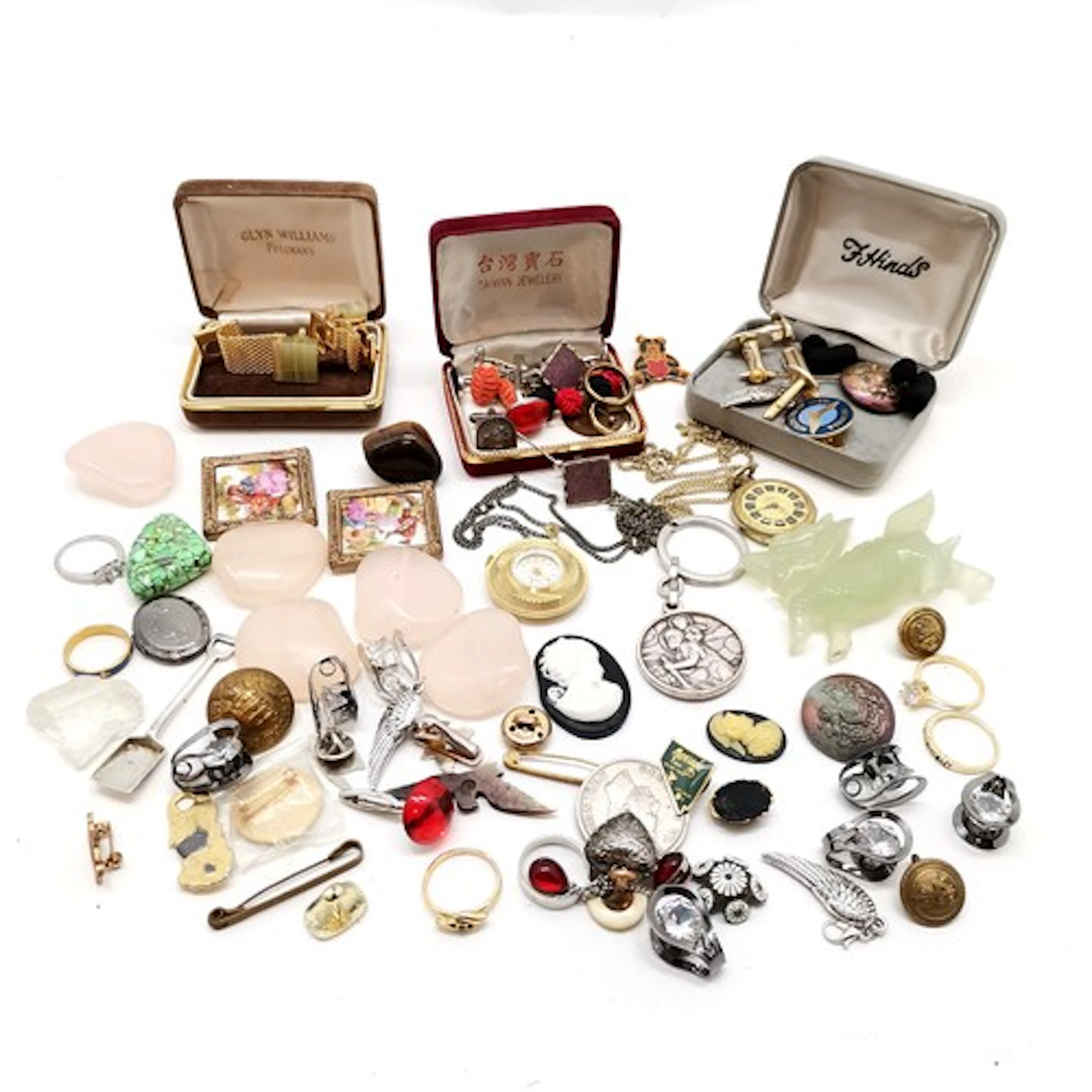 Qty of oddments inc jewellery, badges, buttons, pendant watc...