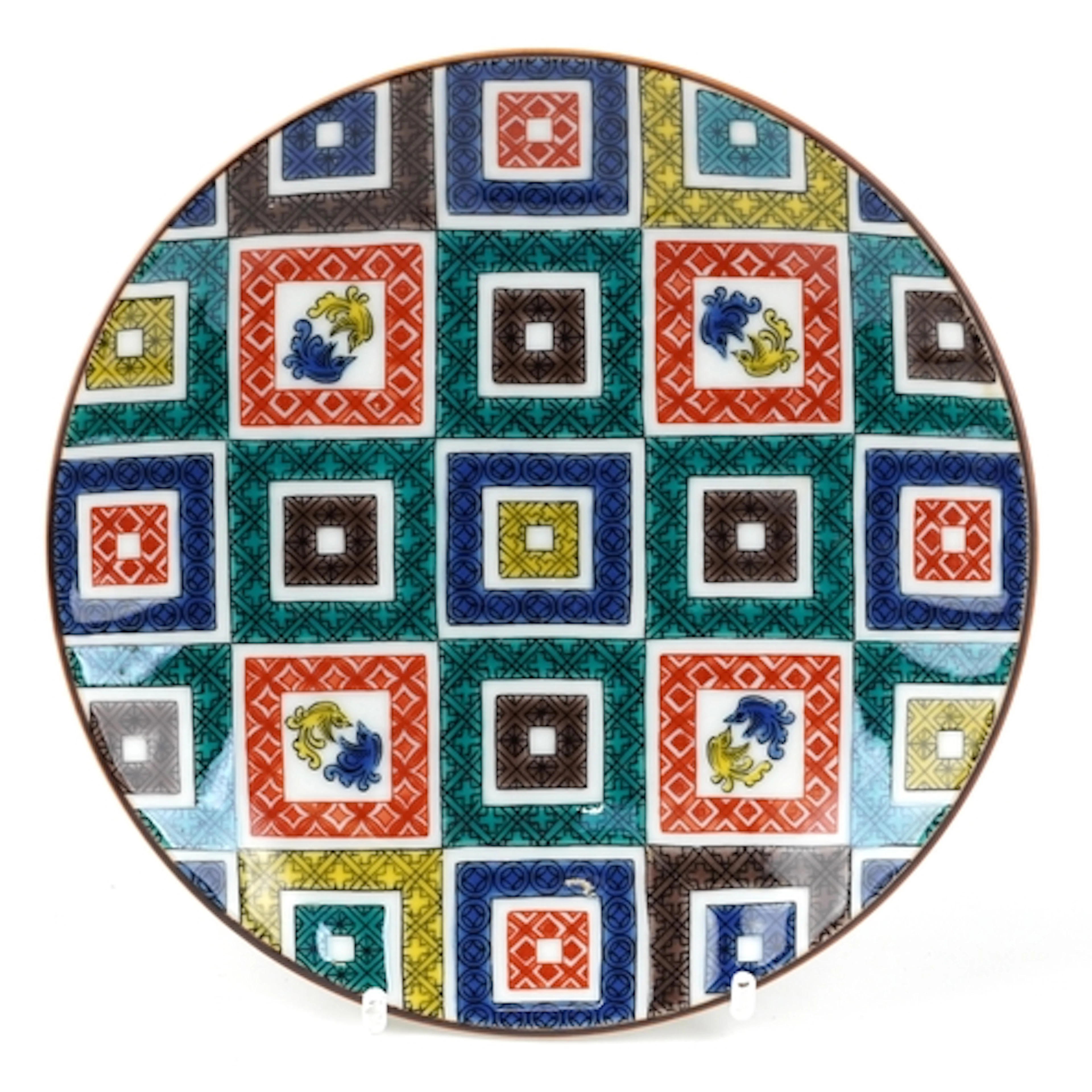 A Japanese Kutani porcelain enamelled dish hand painted with...