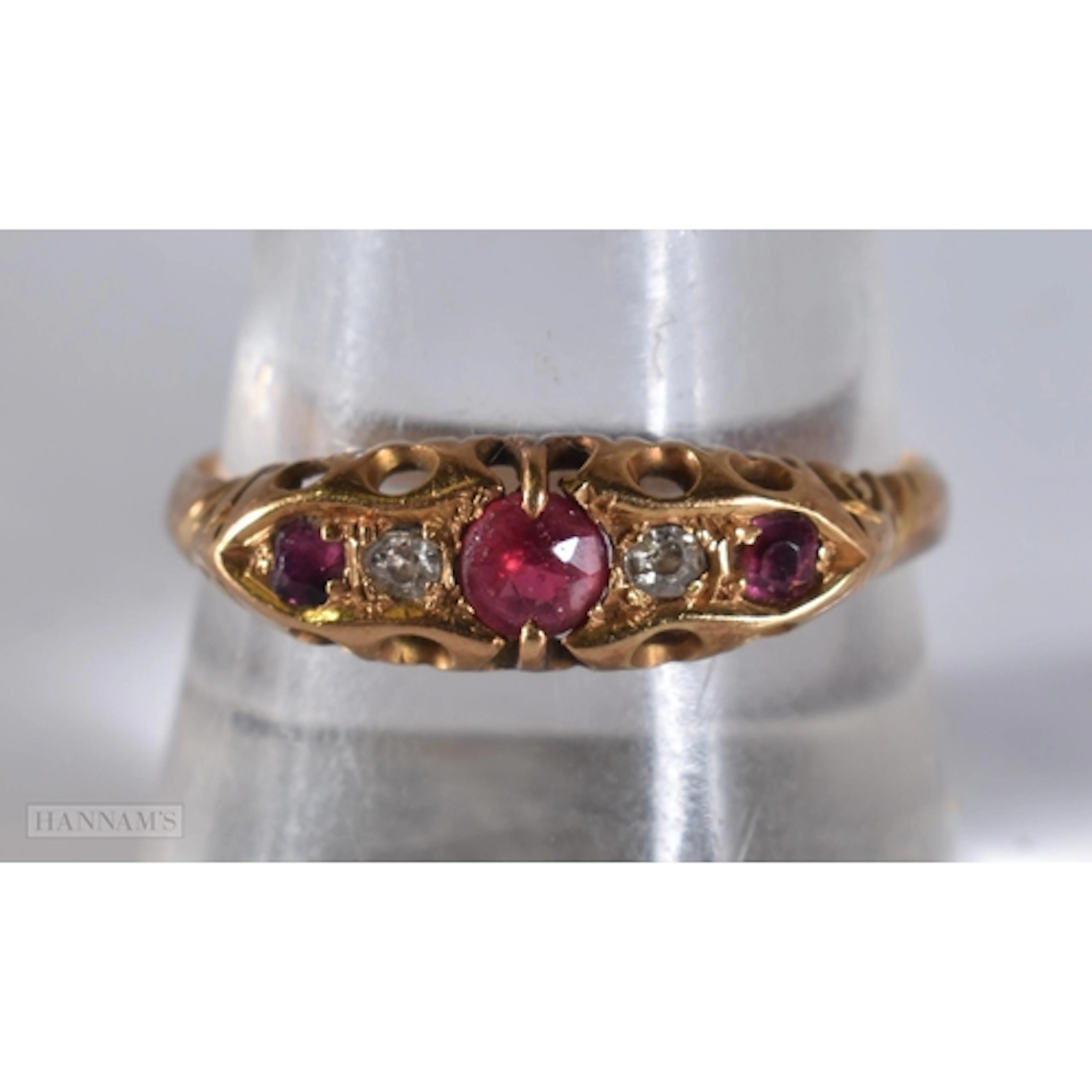 18ct gold antique ruby & diamond boat ring. Size U, (2.3g)