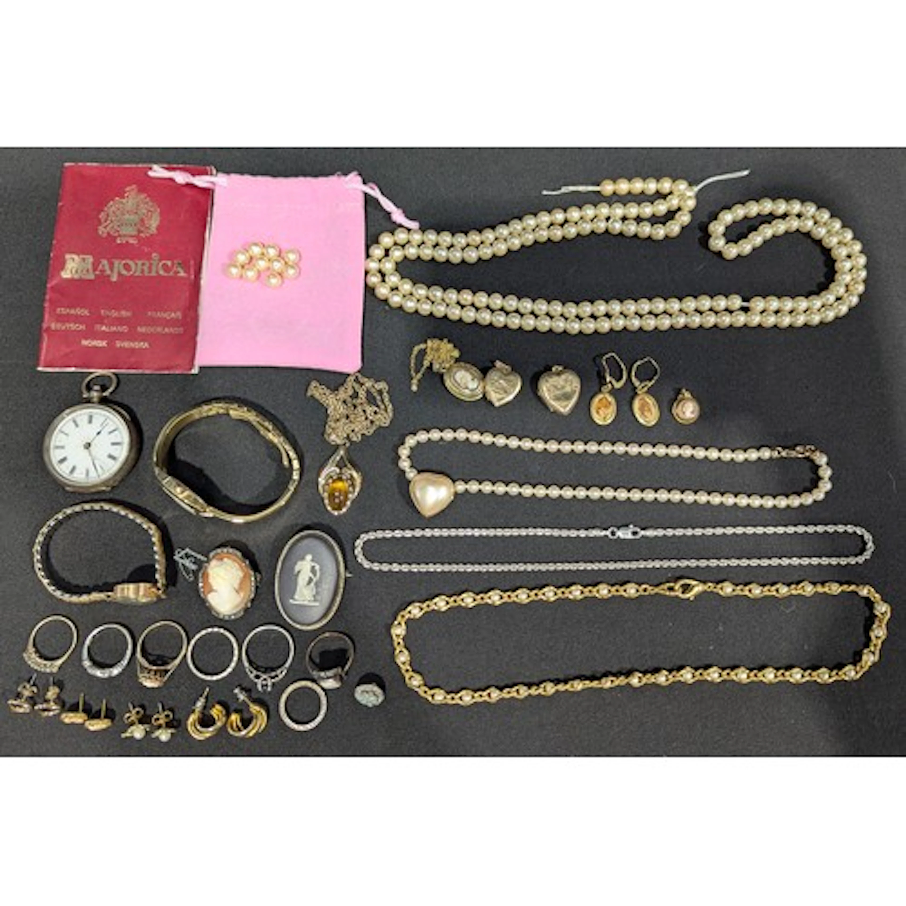 Jewellery & Watches - a ladies 9ct gold cased Sekonda wristw...