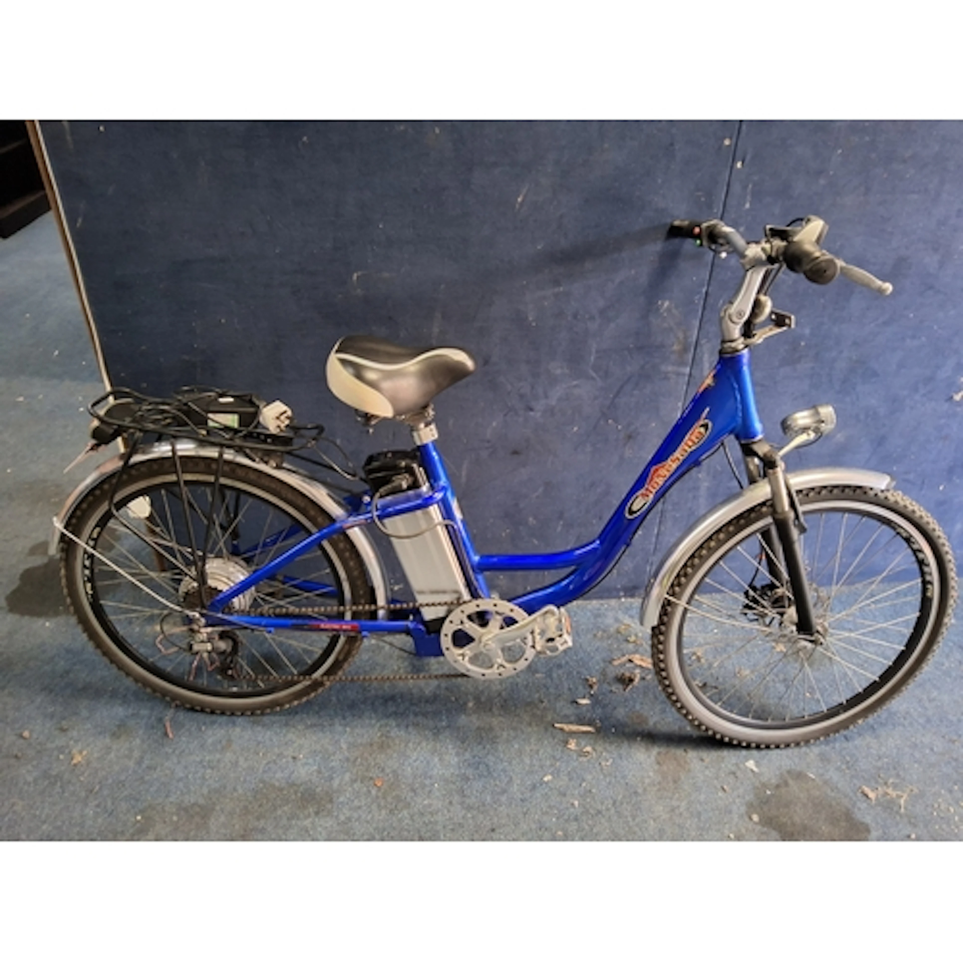 A MONESADA ELECTRIC LADIES BIKE with charger and key (PAT pa...