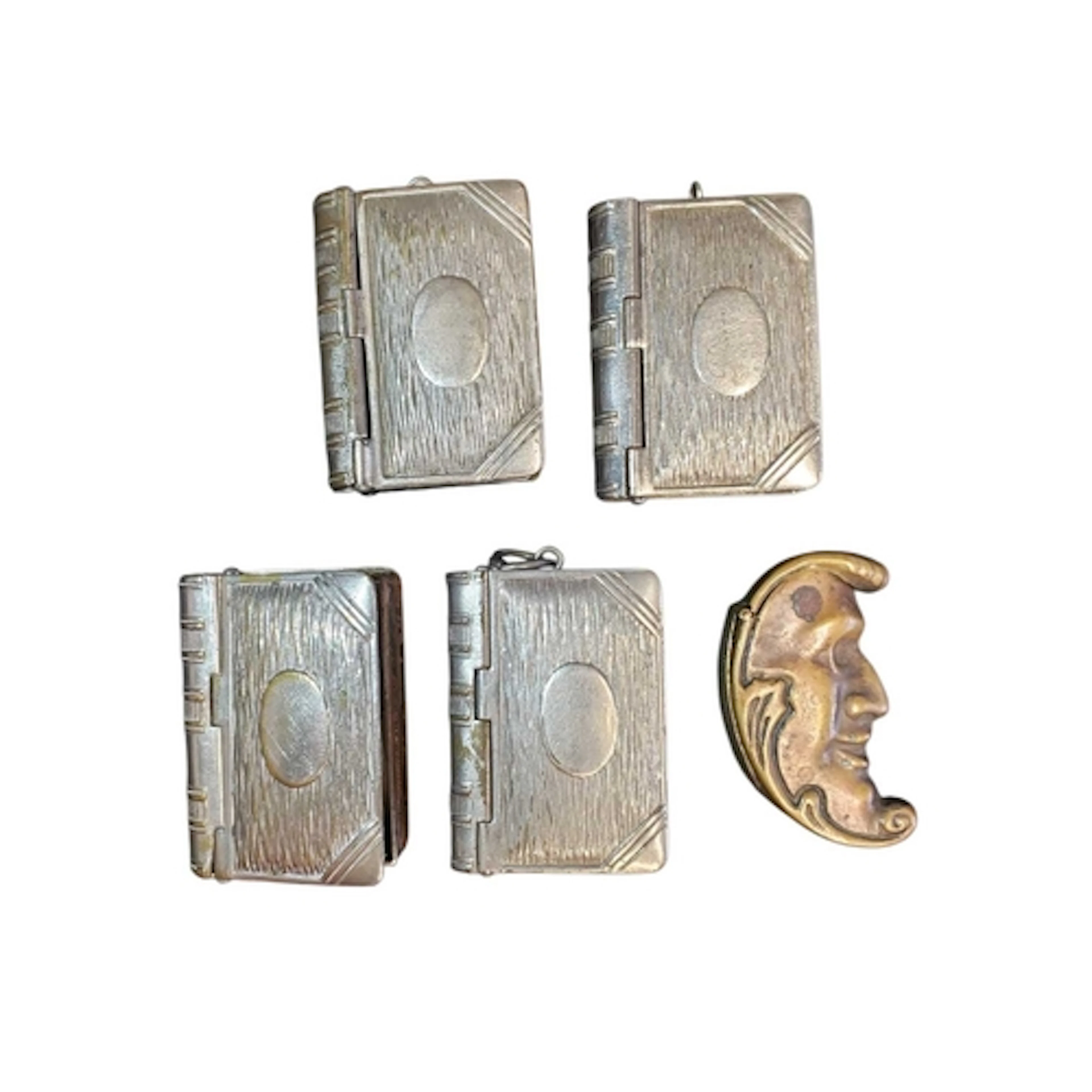 Collection of 20th century vintage novelty vesta cases / mat...