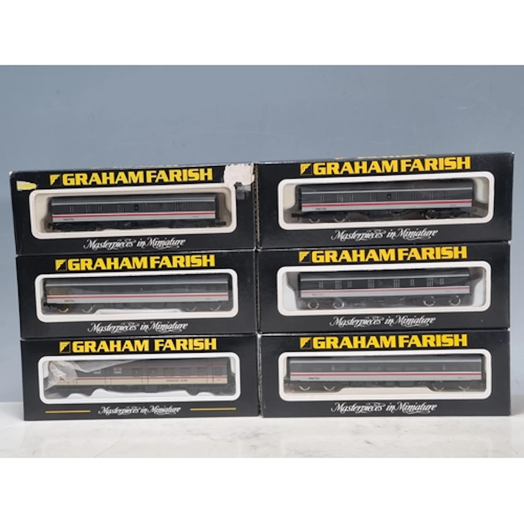 A rake of six boxed Graham Farish N gauge Mk.I and Mk.II Int...