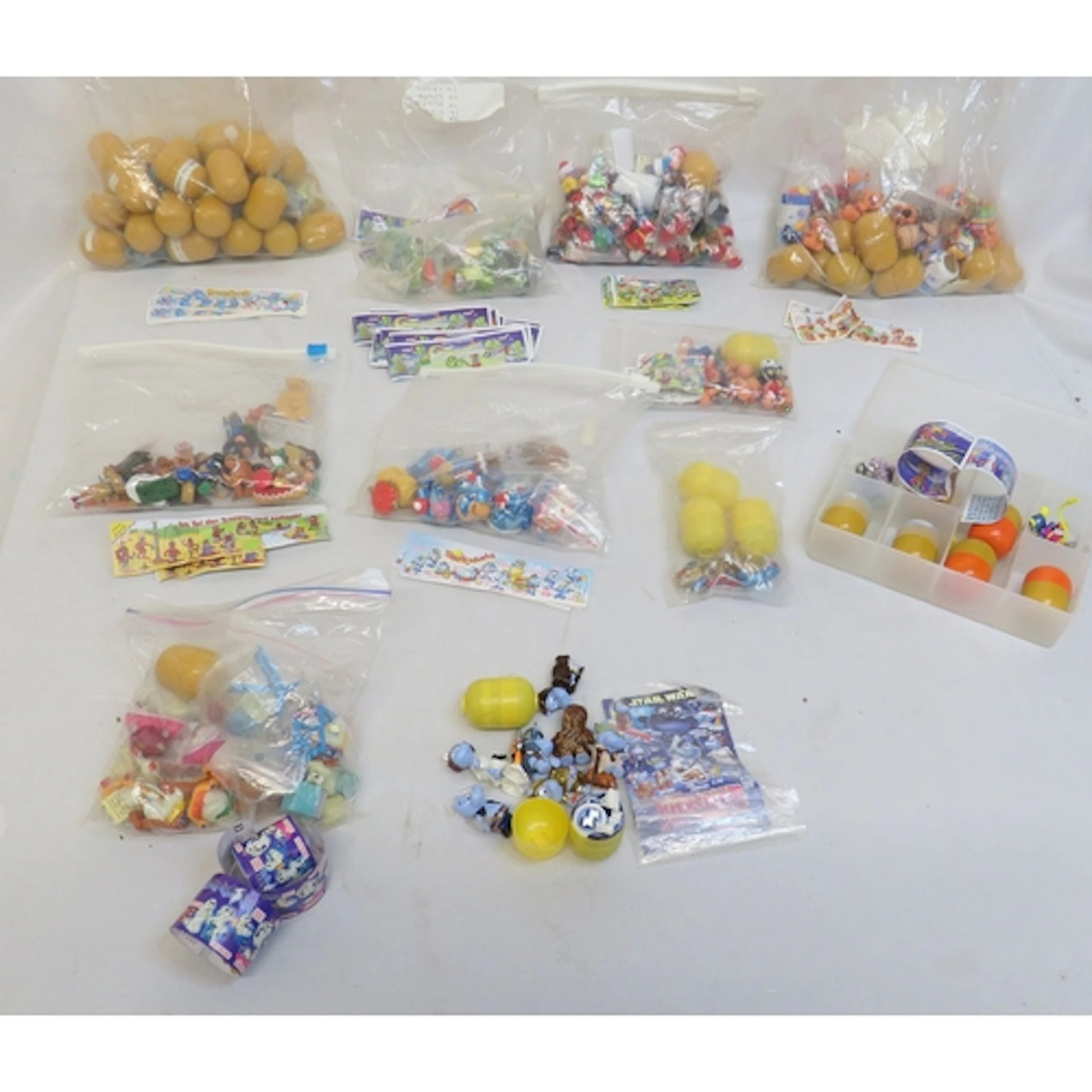 Vintage Kinder Egg Toys incl. Hipperium Star Wars, Glowing G...