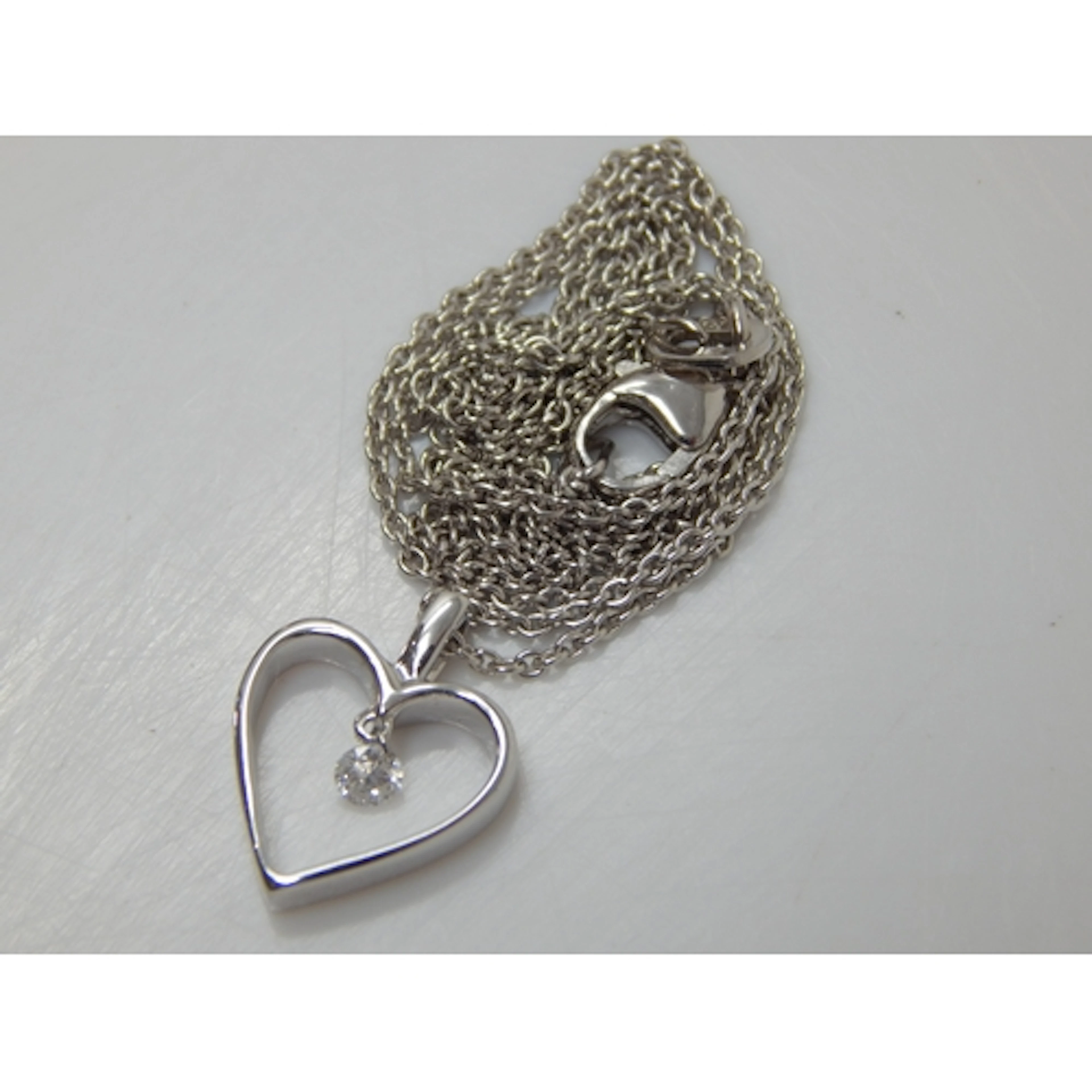18ct White Gold Diamond Set Heart Pendant on 14ct White Gold...