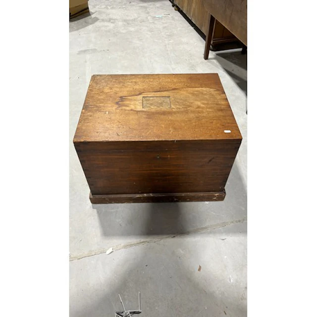 Hinged topped silver chest, 65cm wide x 50cm depth