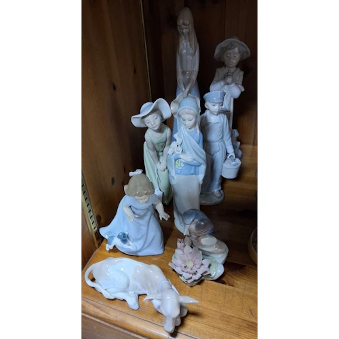 A GROUP OF LLADRO AND NAO FIGURES, comprising Lladro: Little...