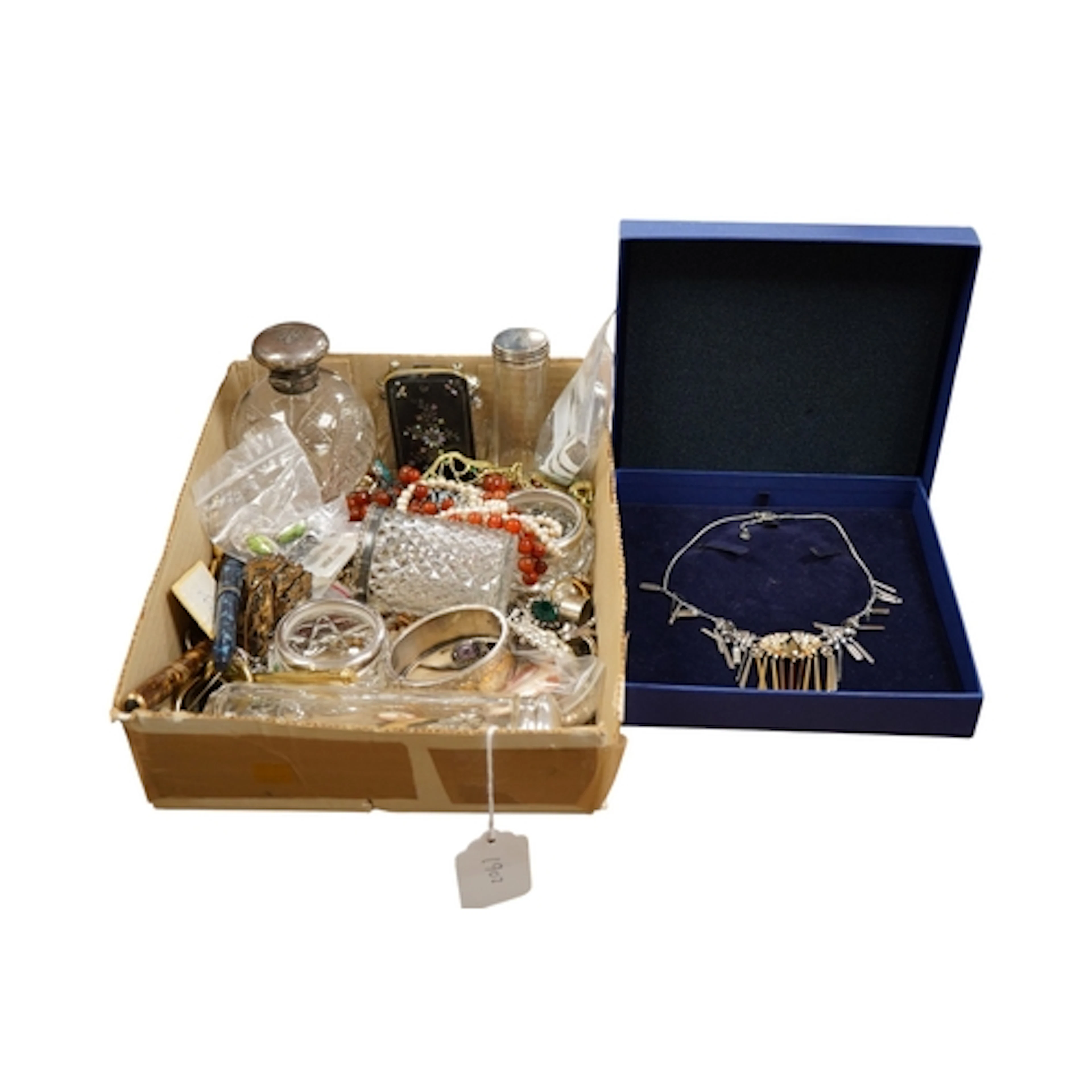 A quantity of assorted 925, white metal and costume jeweller...