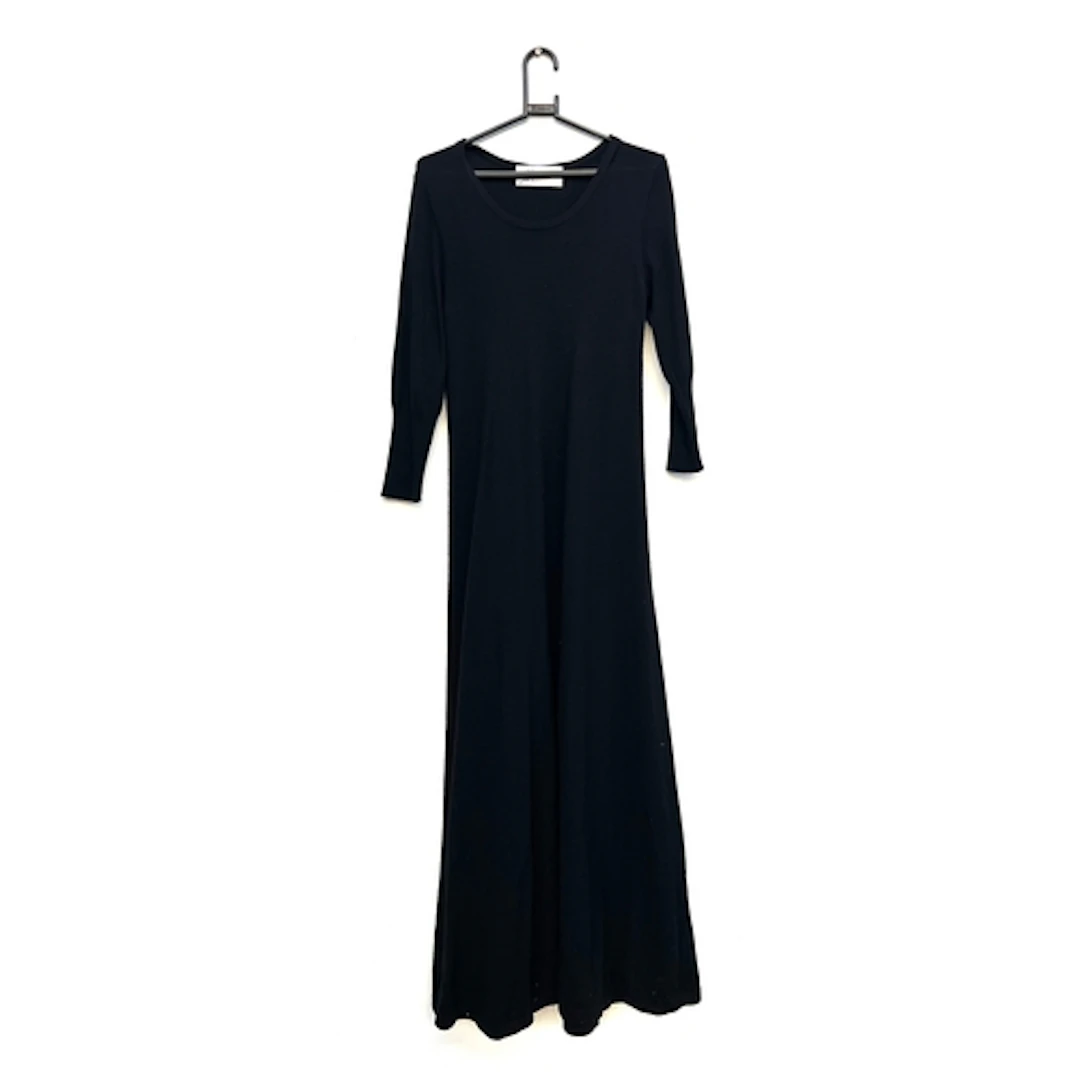 A Madeleine Thompson silk cashmere blend long sleeved black ...