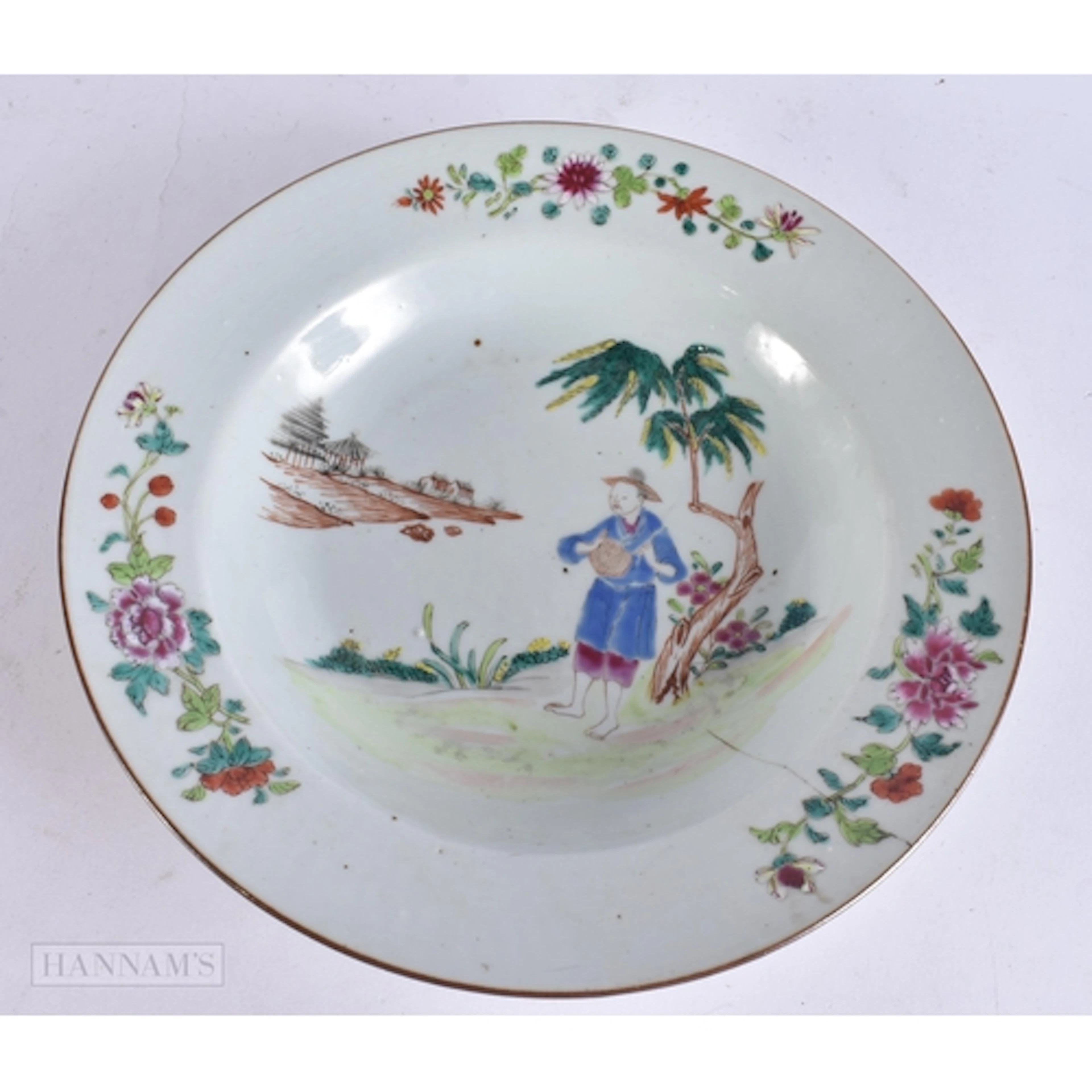 AN 18TH CENTURY CHINESE EXPORT PORCELAIN BOWL Qianlong. 22.5...