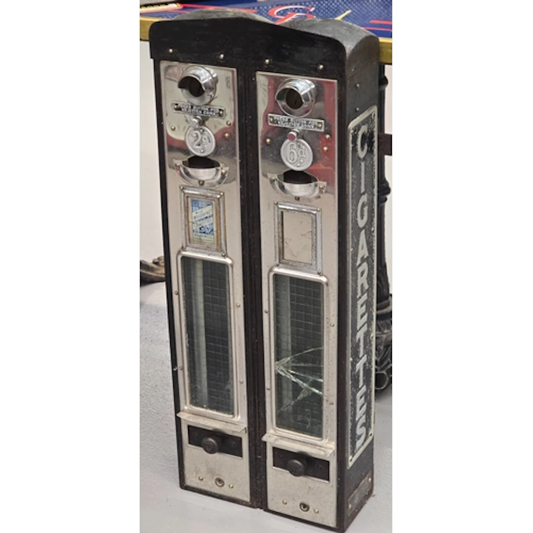 Double 2D/6D cigarette vendor measures 78x29x15cm