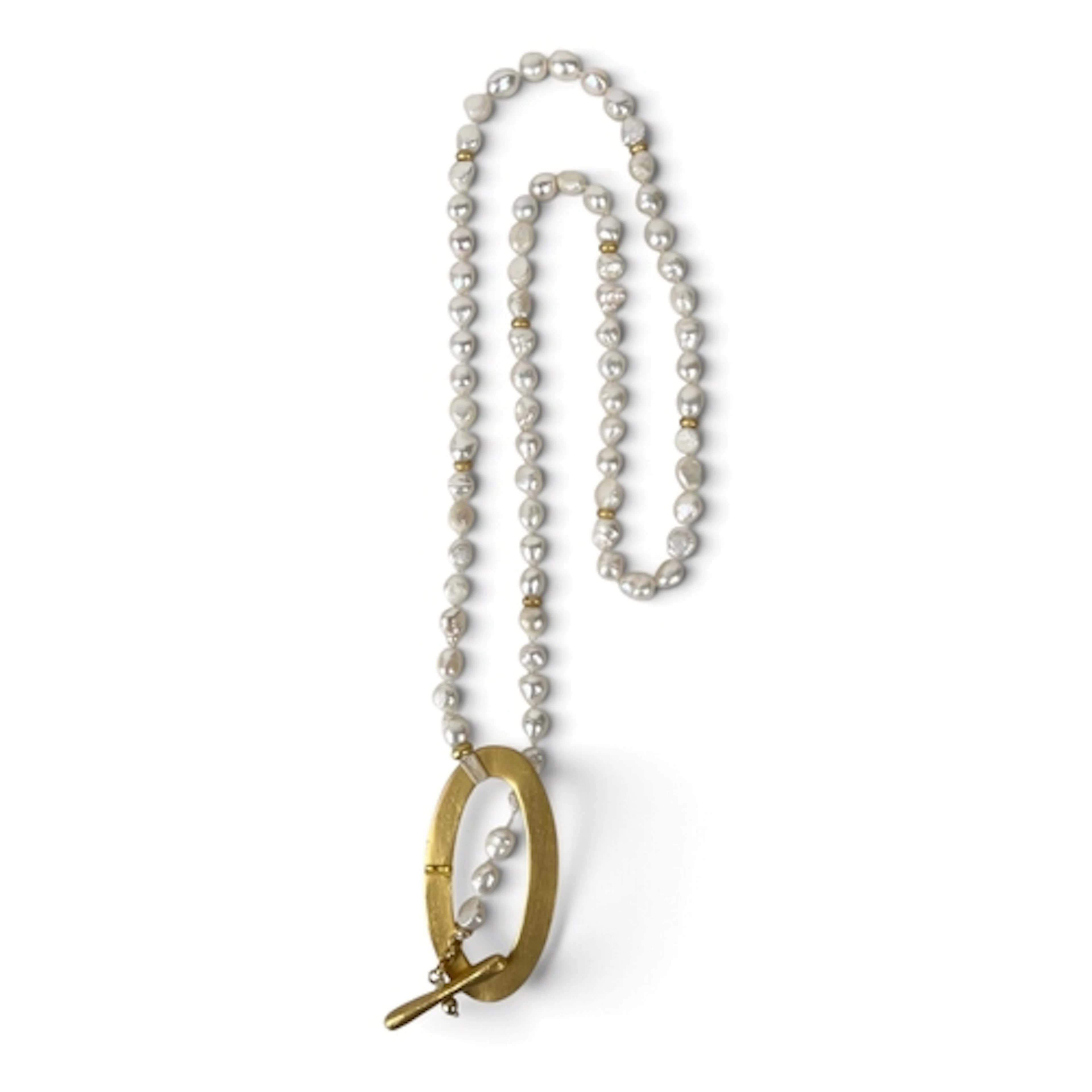 A LONG BAROQUE PEARL NECKLACE WITH GILT METAL SPACERS AND CL...