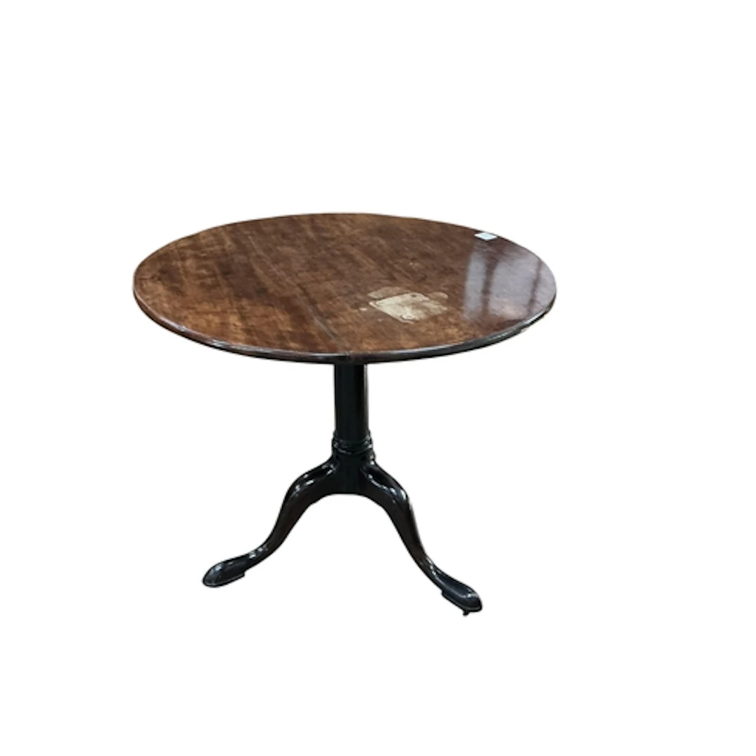 A George III mahogany tripod table, diameter 79cm, height 72...