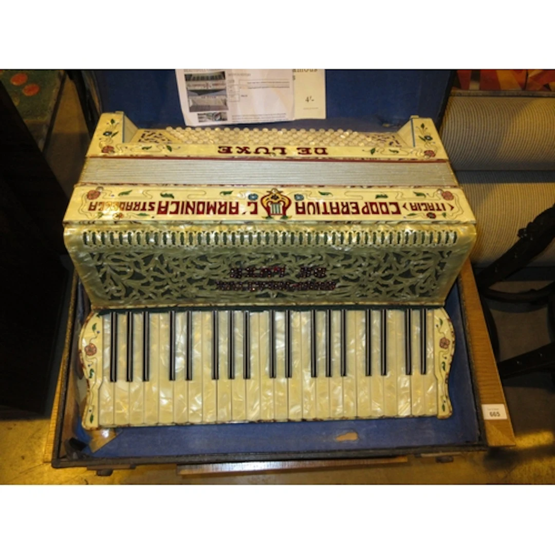 Italia Cooperative L'Armonica Stradella De Luxe Accordion, 1...