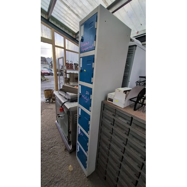 Atlas steel locker cabinet with a vertical arrangement of bl...