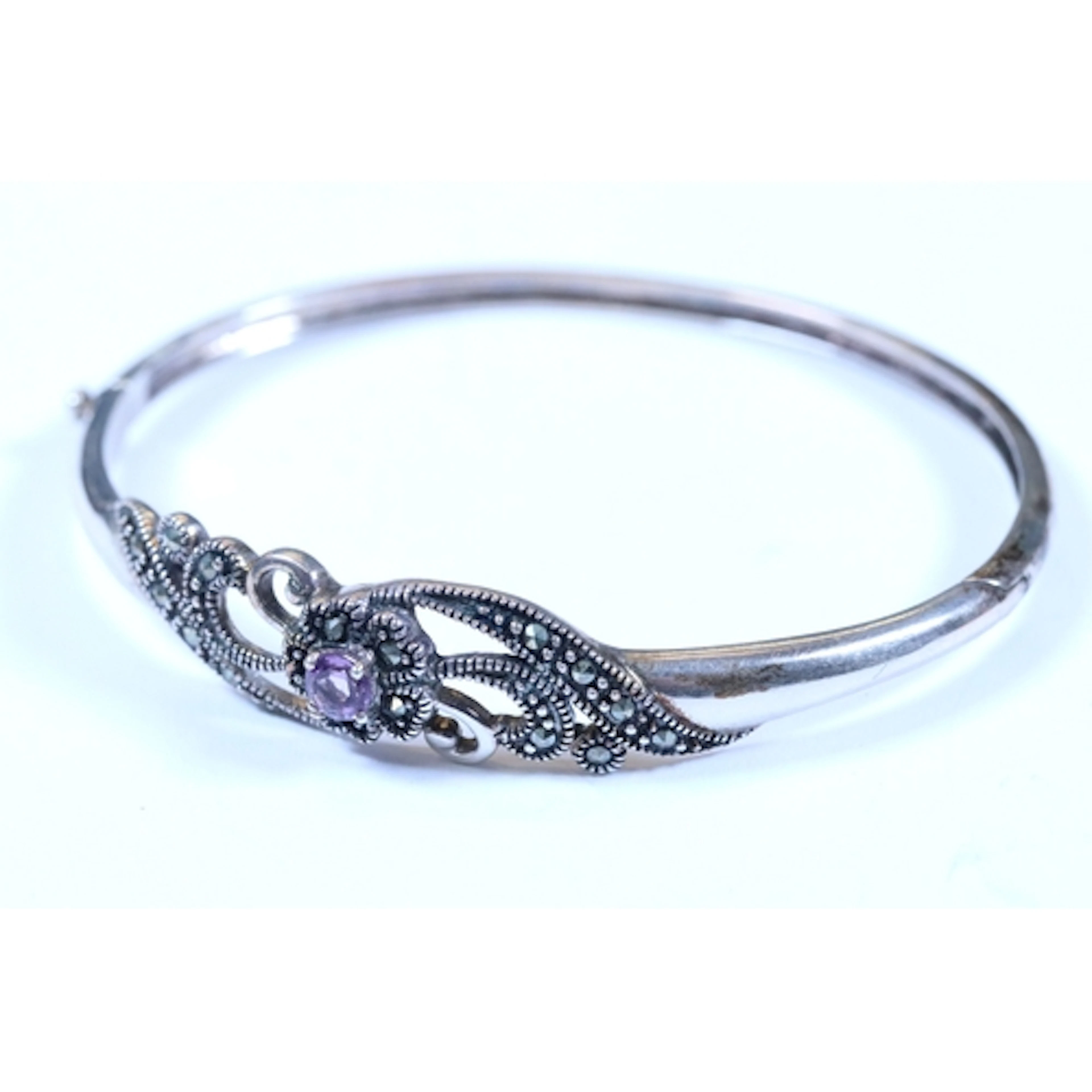 A contemporary ladies 925 sterling silver bangle bracelet, h...