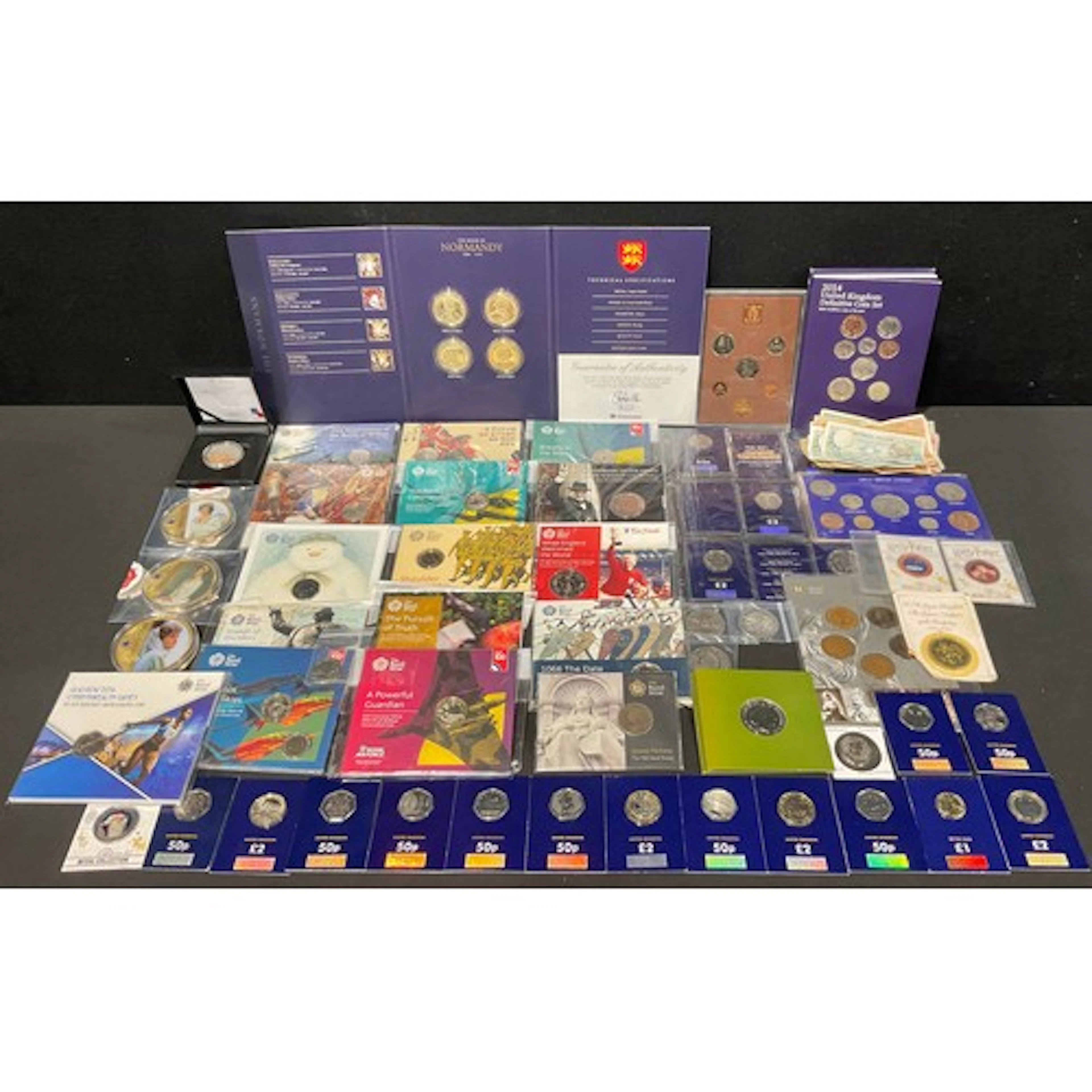 Numismatics - UK brilliant uncirculated, proof and change ch...