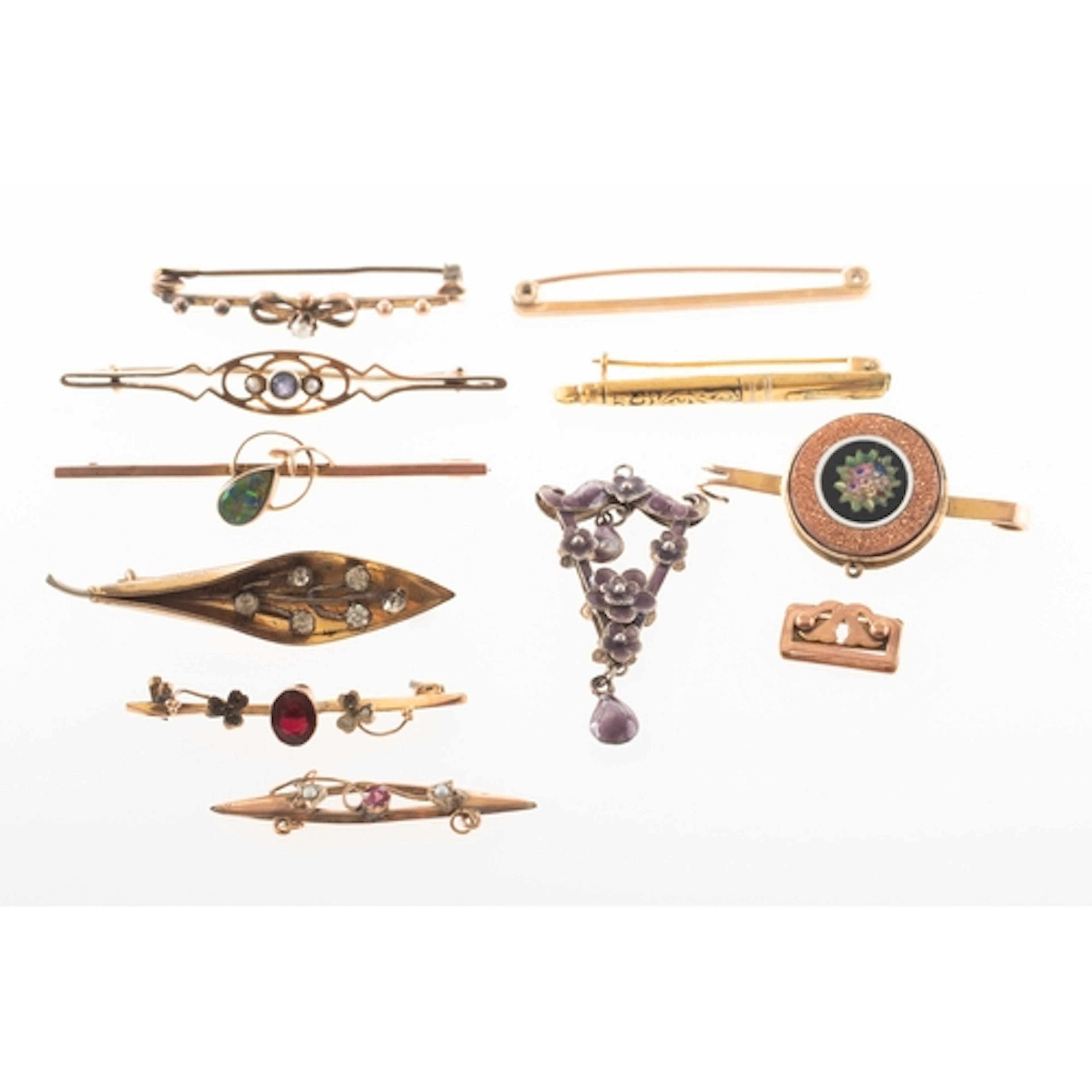 A mixed collection of vintage and antique jewellery, mainly ...