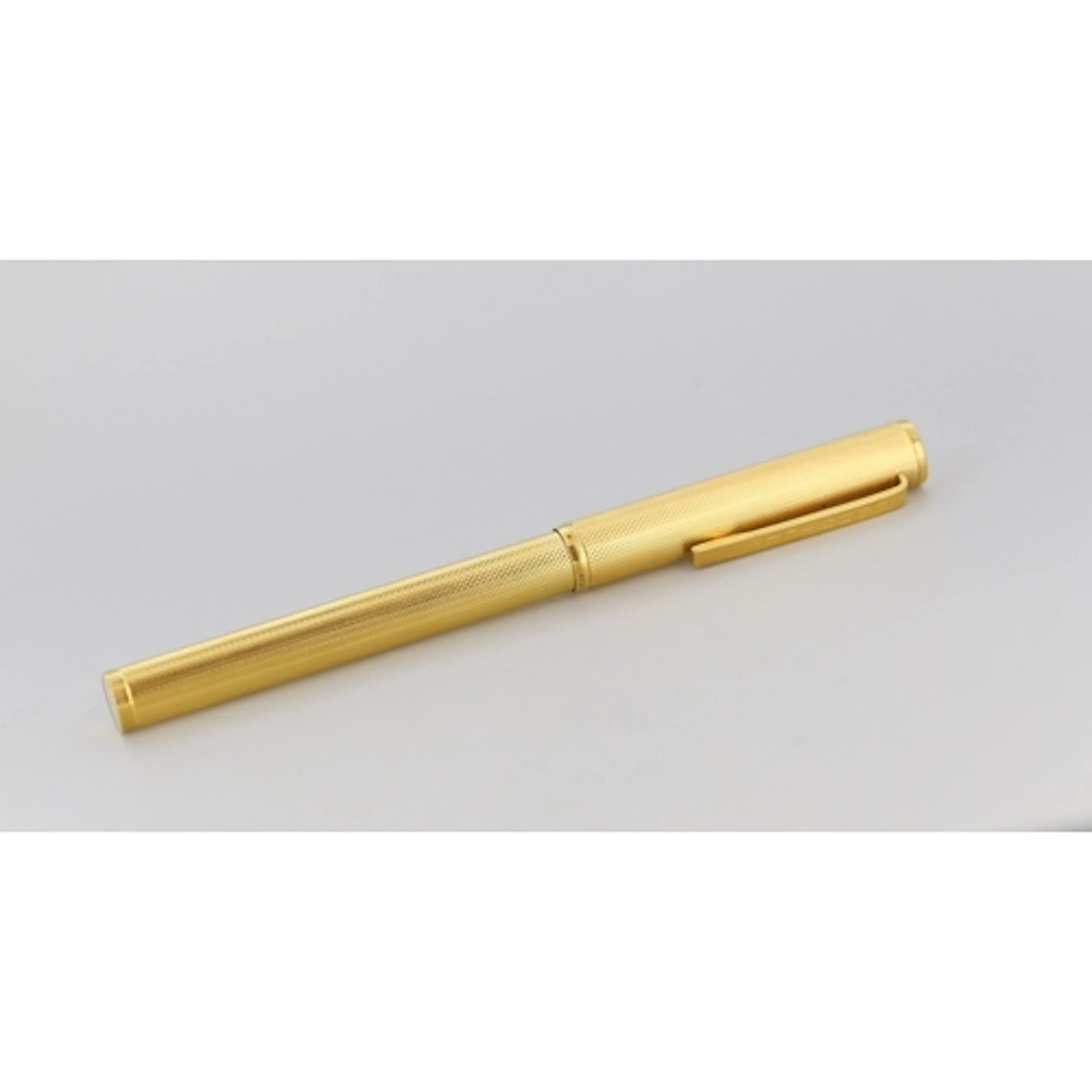 Dunhill Gold Plated Fountain Pen with 14 Carat Yellow Gold N...