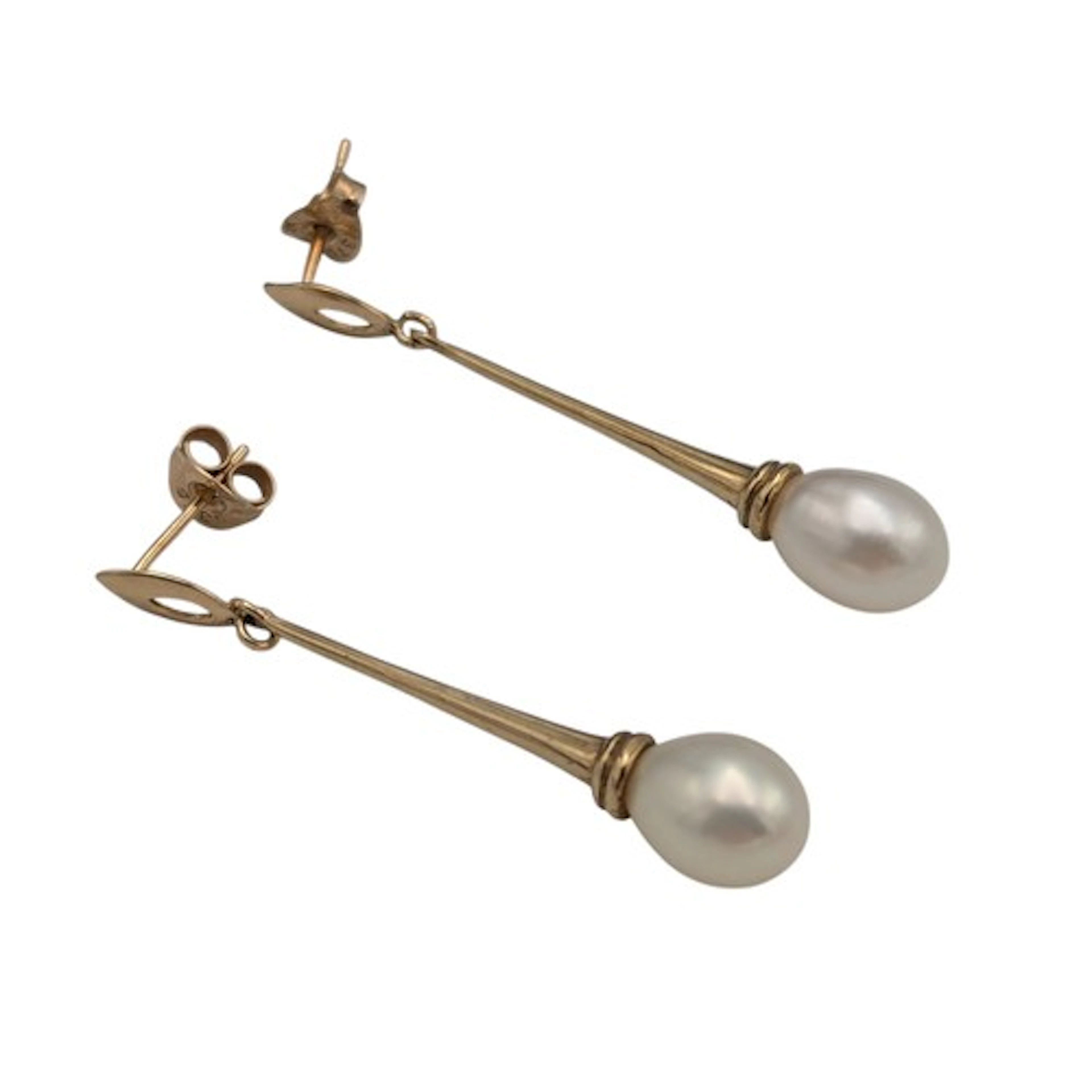 A pair of 9ct gold cultured pearl bar drop earrings, 2.4g gr...