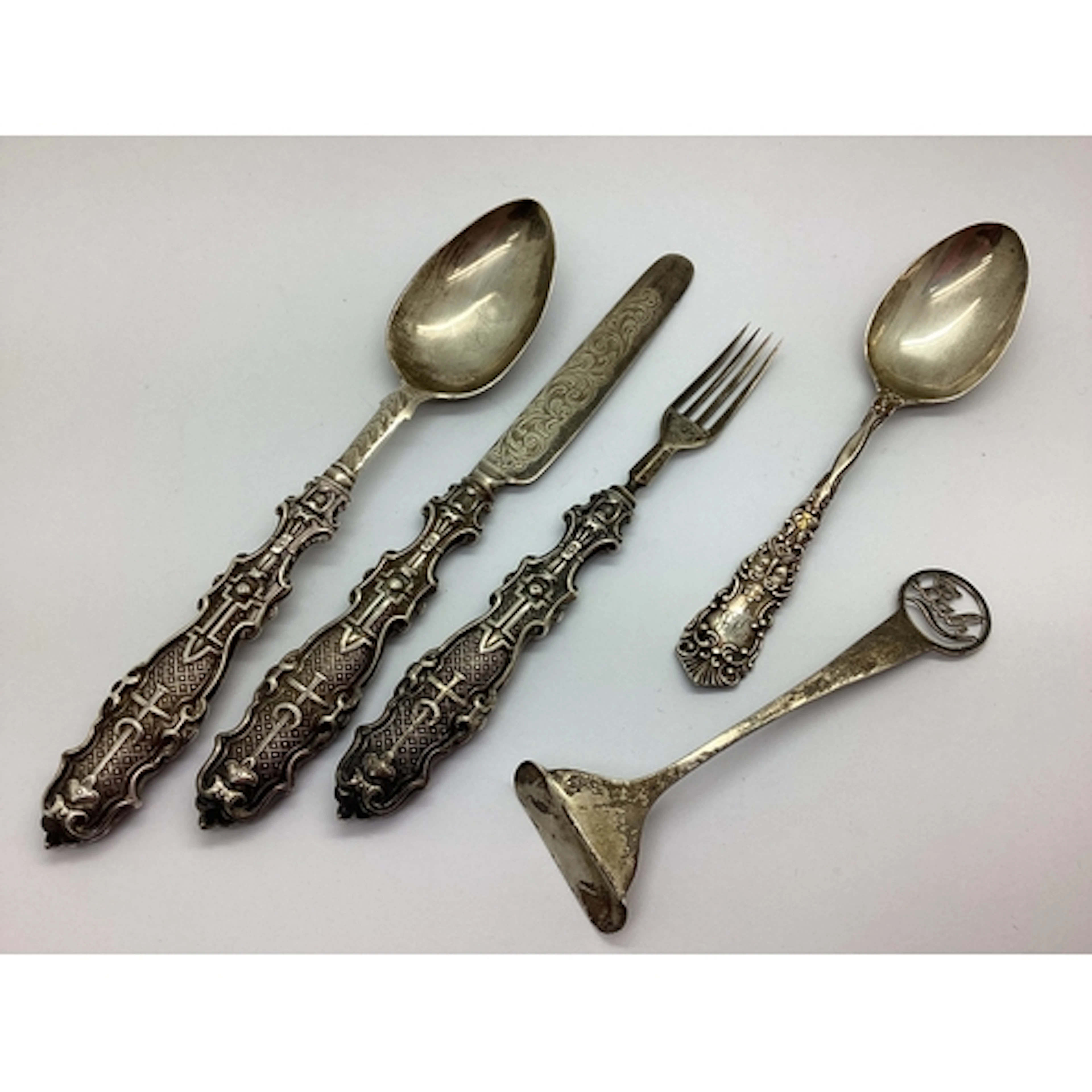A Highly Decorative Victorian Hallmarked Silver Child's Knif...