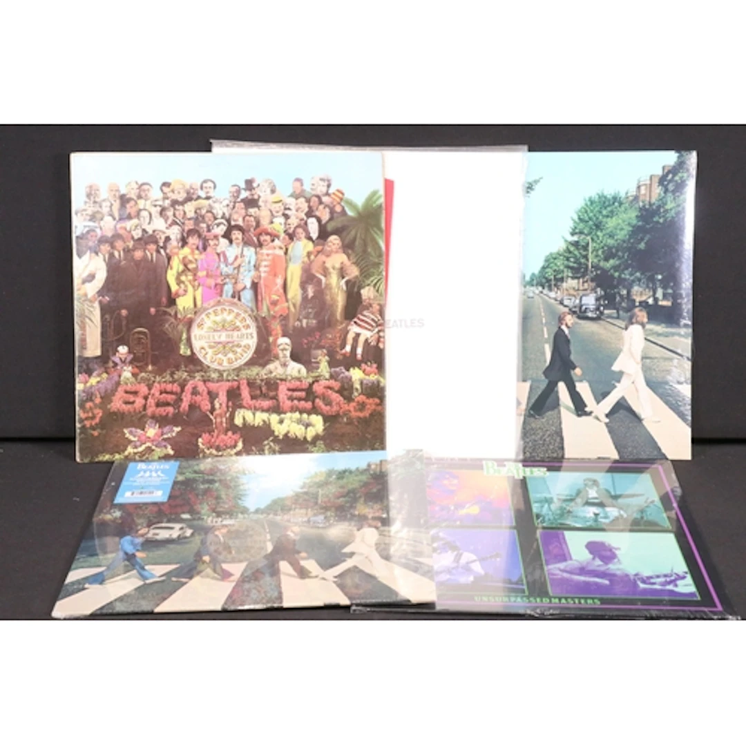 Vinyl - 5 The Beatles LP’s to include: Sgt. Pepper's Lonely ...
