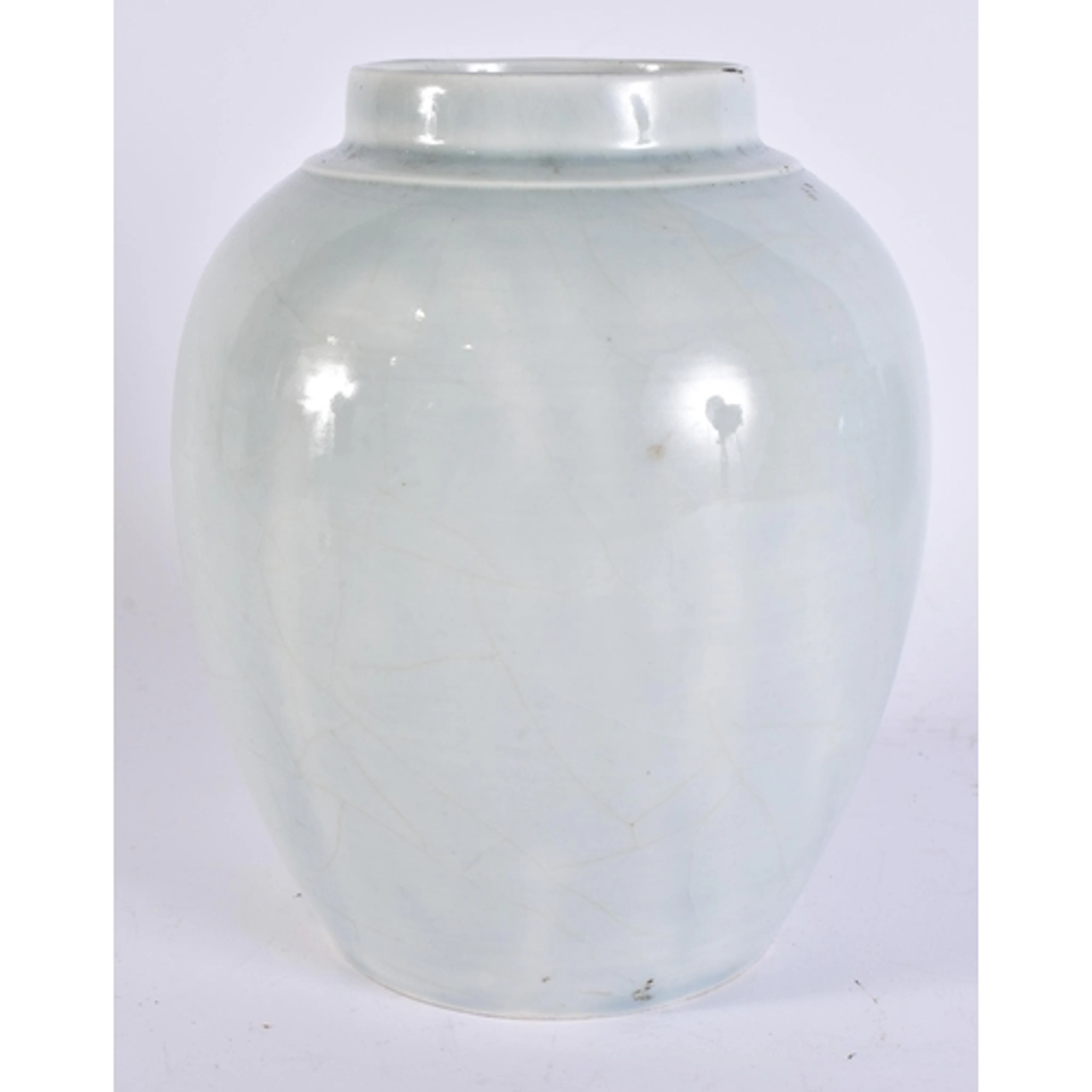 A 19TH CENTURY KOREAN JOSEON DYNASTY WHITE GLAZED JAR. 19 cm...