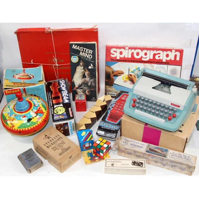A selection of vintage toys and games to include boxed Tri-a...