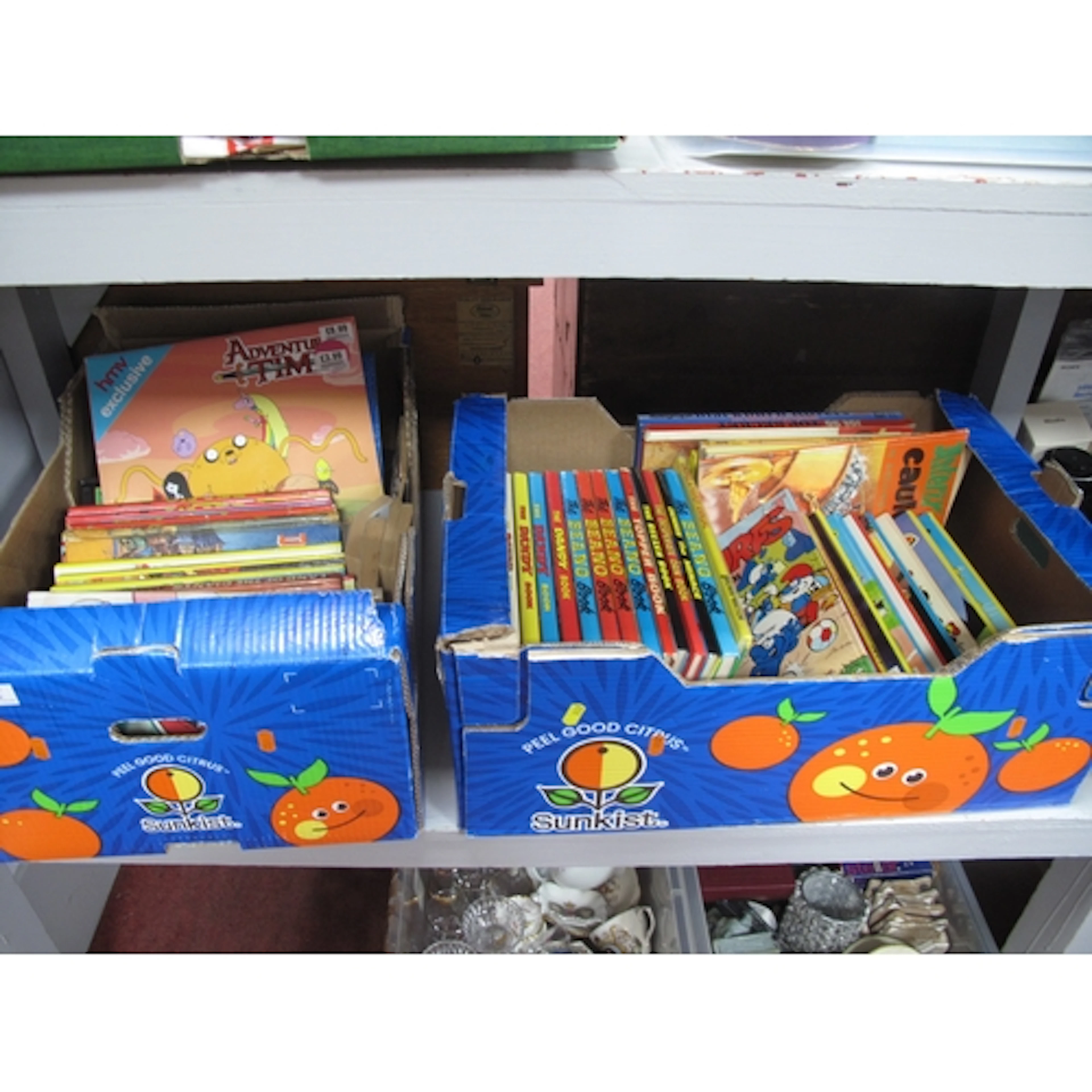 A quantity of 1970's and later comics, annuals, books and si...