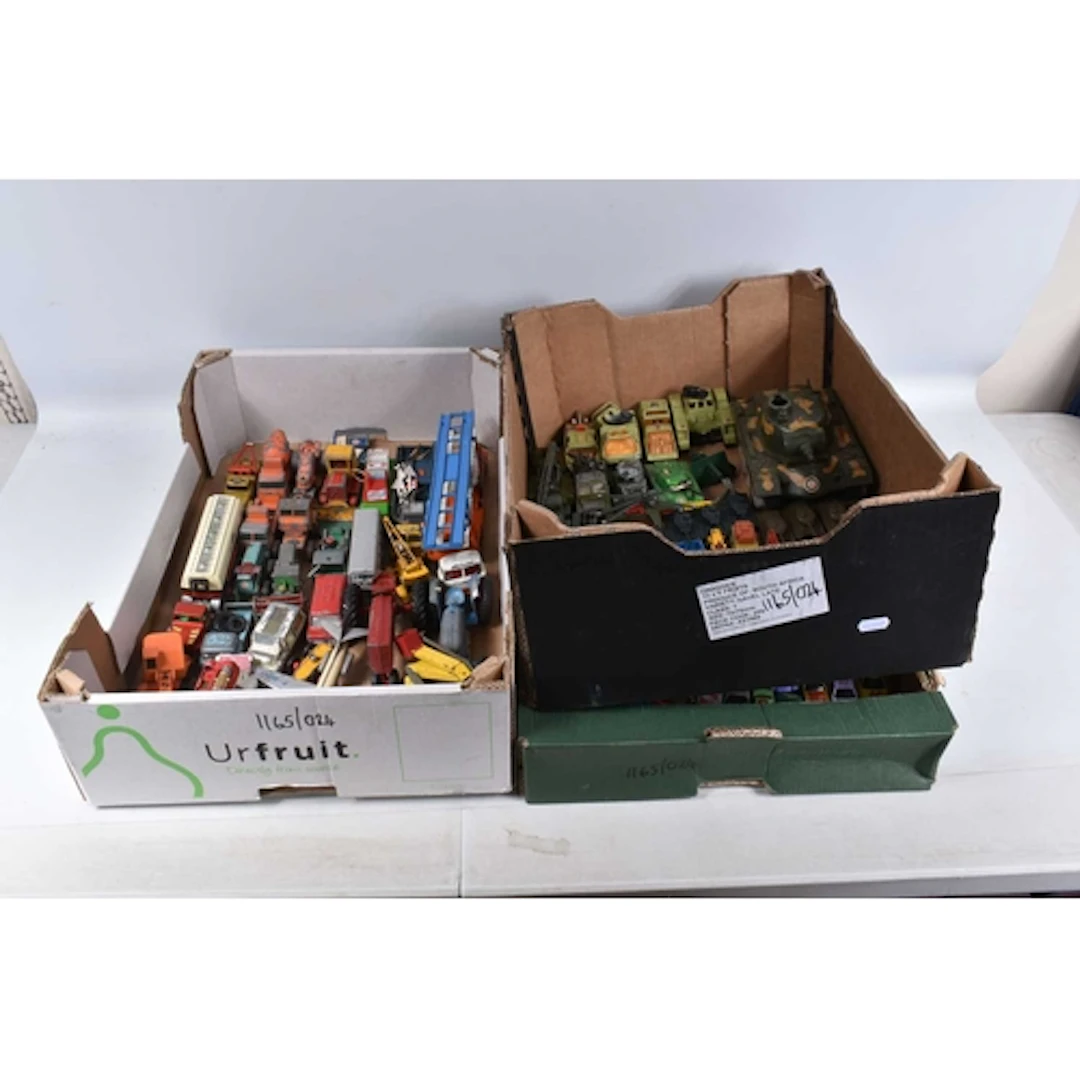 A QUANTITY OF UNBOXED ASSORTED PLAYWORN DIECAST, TINPLATE AN...