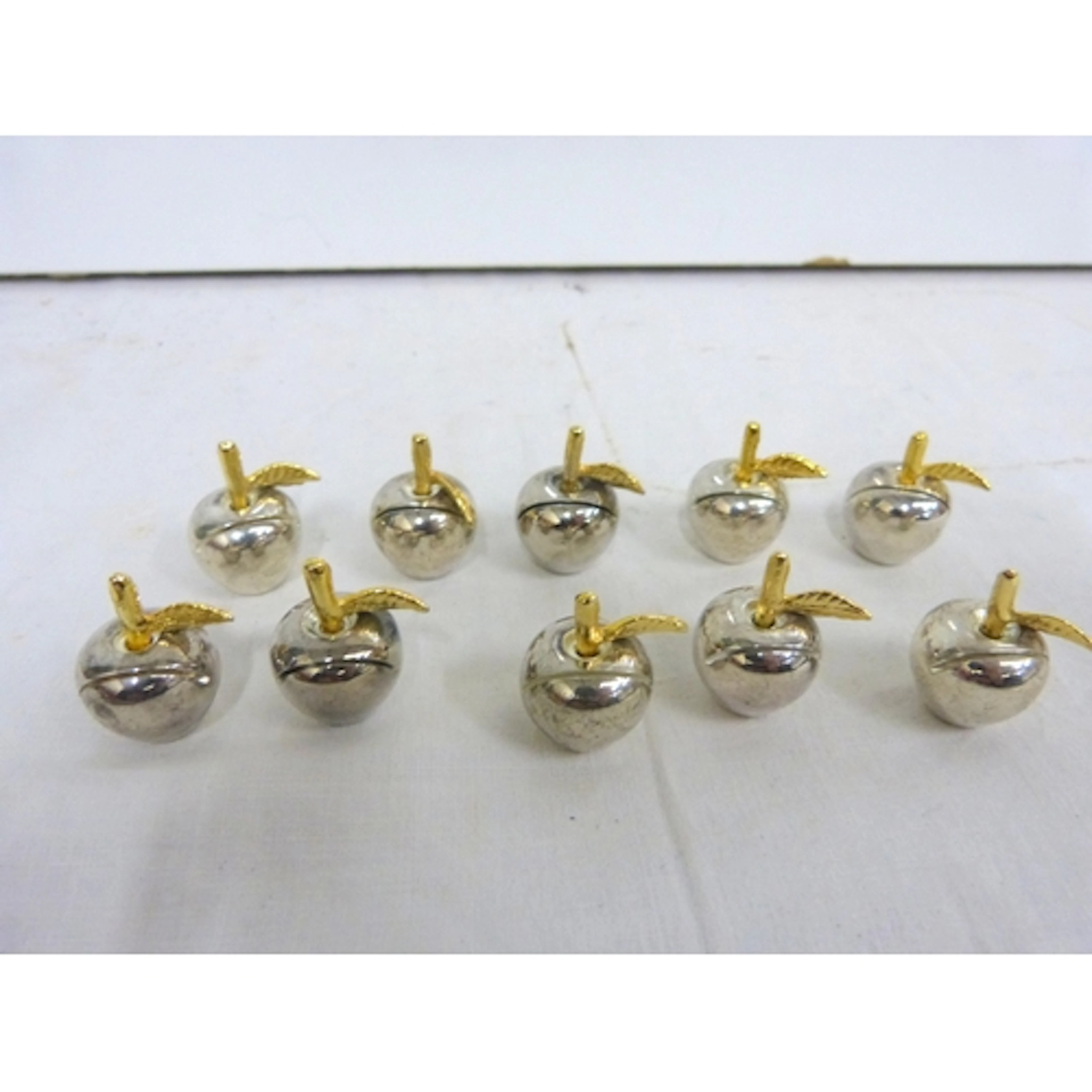 Set of 10 menu or place card holders in the form of apples, ...