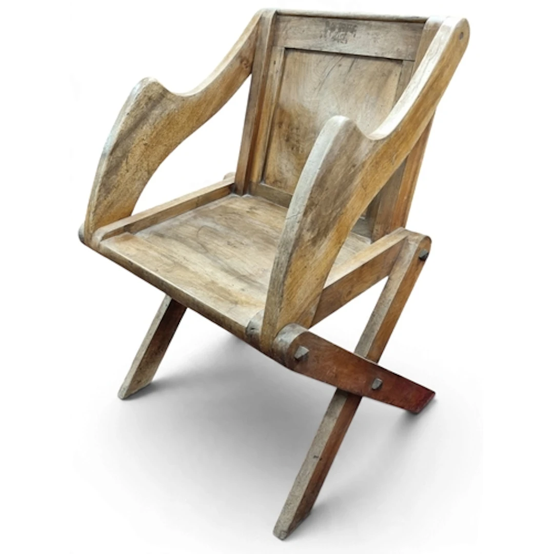 A good pair of late 19th Century Walnut Glastonbury style Bi...