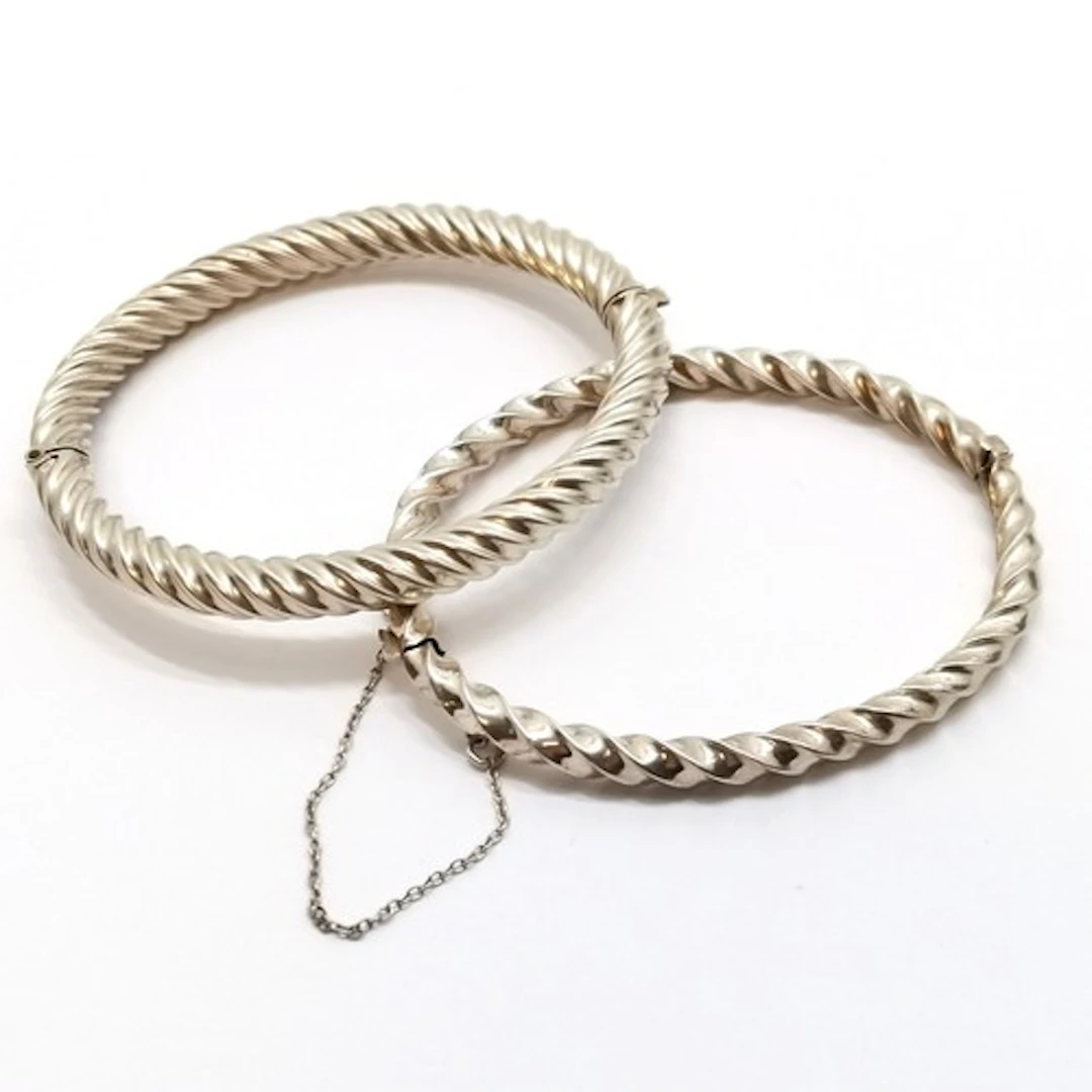 2 x antique unmarked silver ribbed bangles - largest 6cm acr...