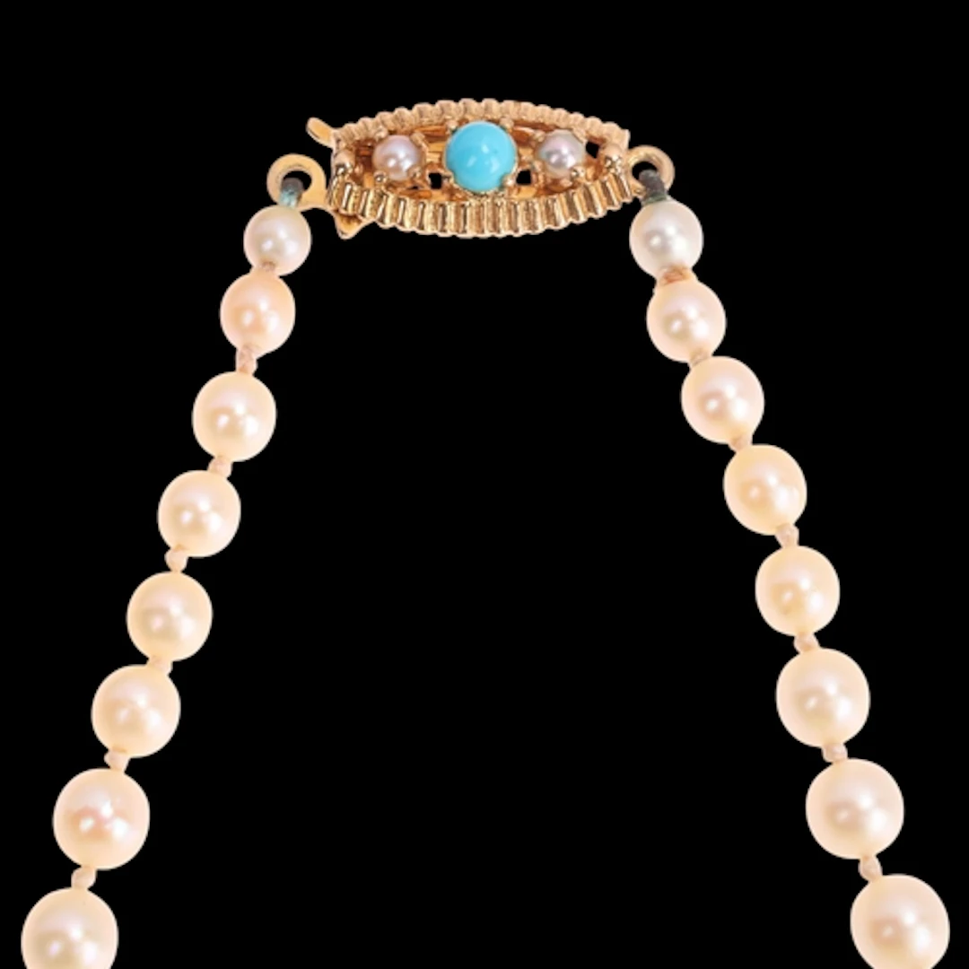 A single-row cultured pearl bead necklace, graduated pearls ...