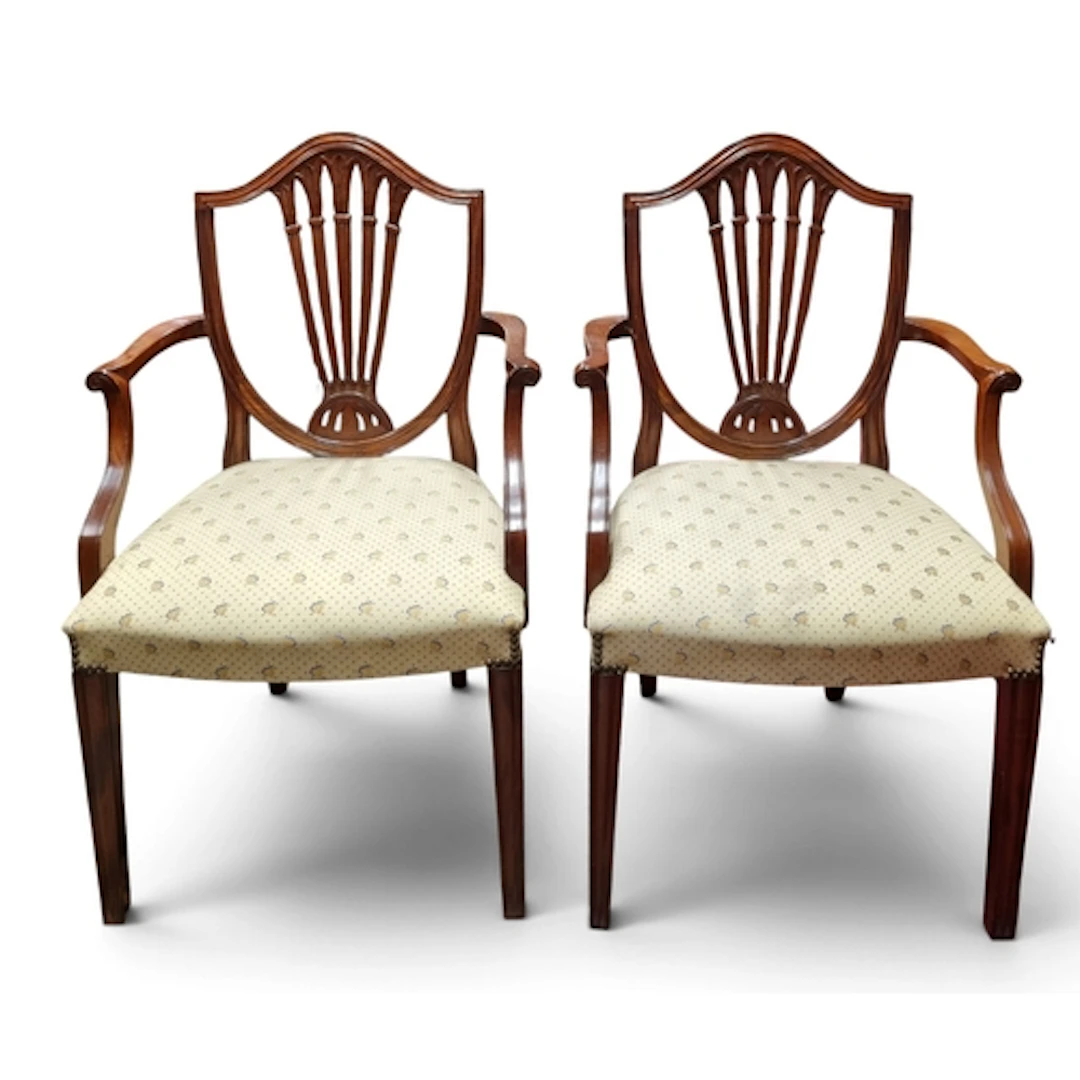 A superb set of ten Mahogany shield back Hepplewhite style D...