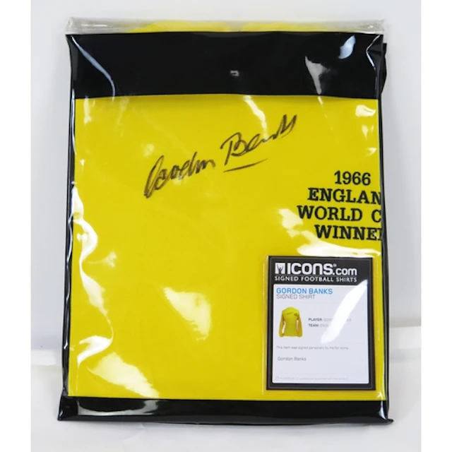 Gordon Banks autographed 1966 England yellow goal keeper's s...