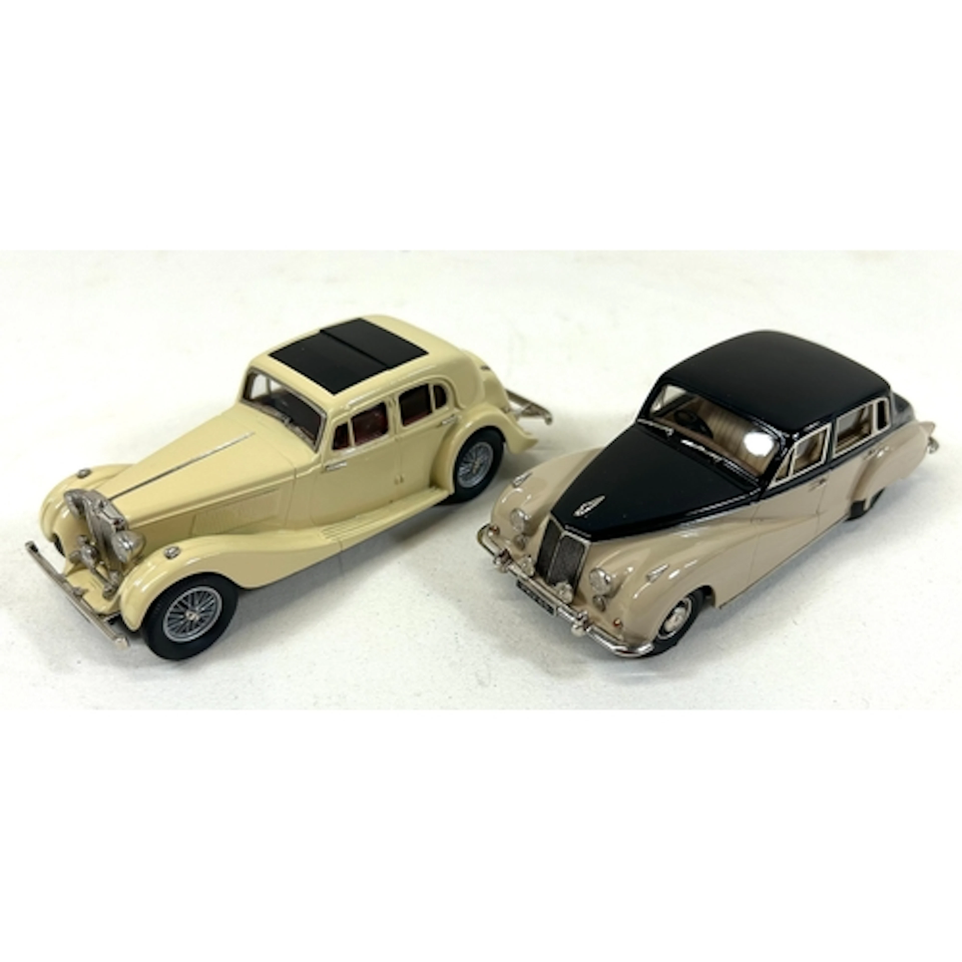 2 Lansdowne Models white metal models. LDM.53A 1939 MG SA Sa...