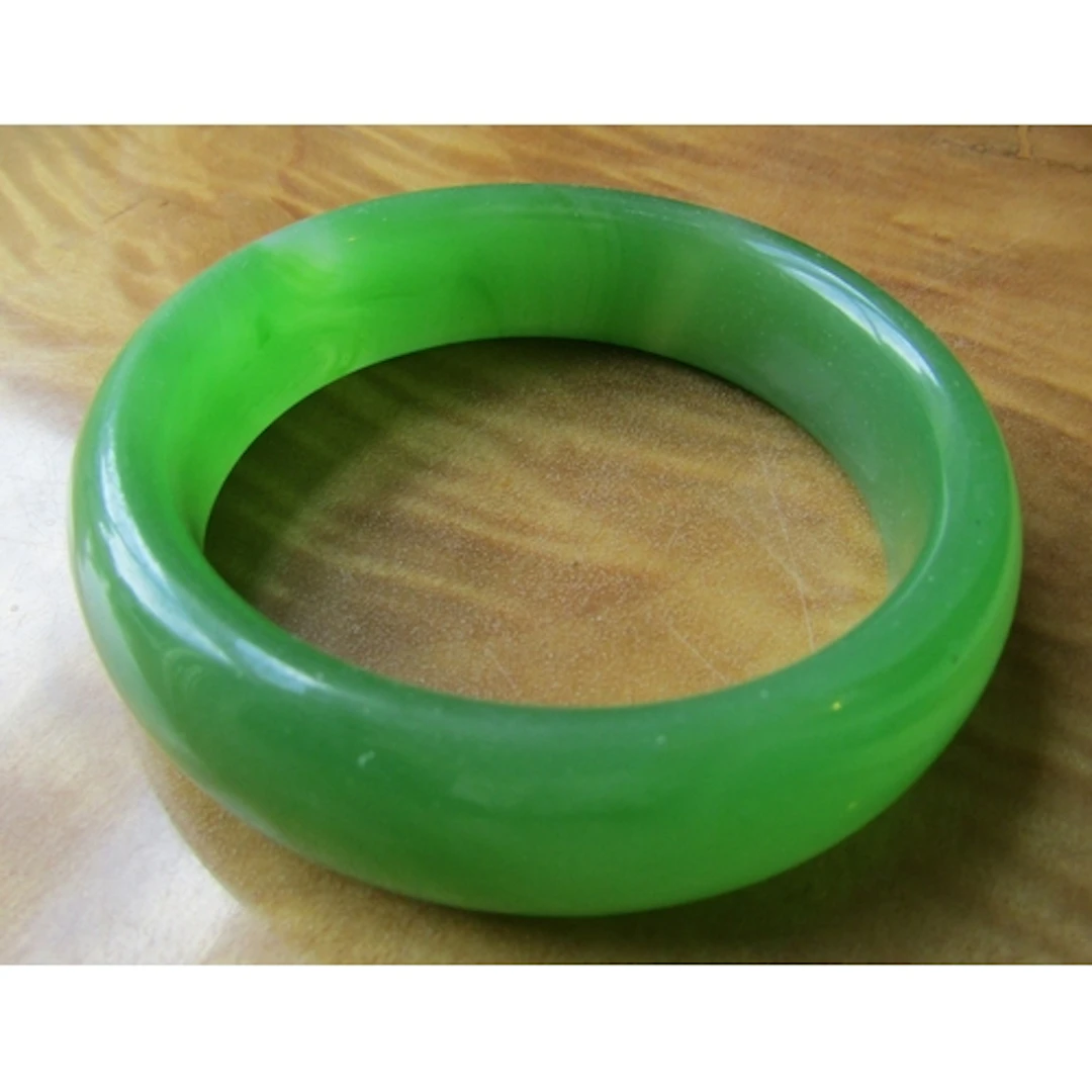 Jadeite Ladies Bangle